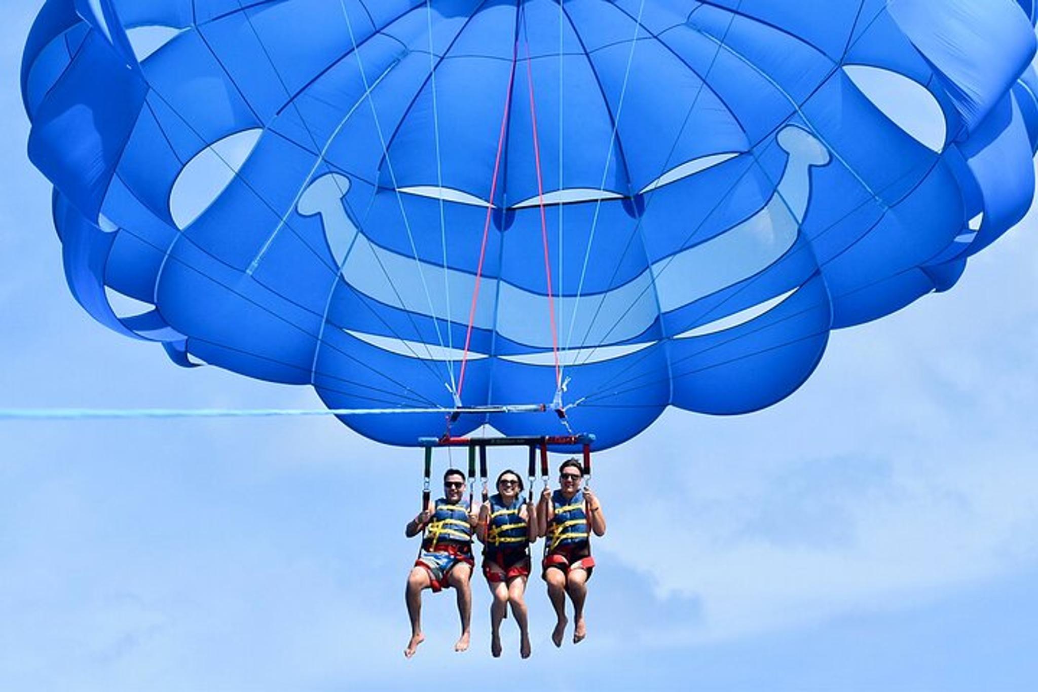 Waikiki Parasailing Adventure 60 Min - Image 2