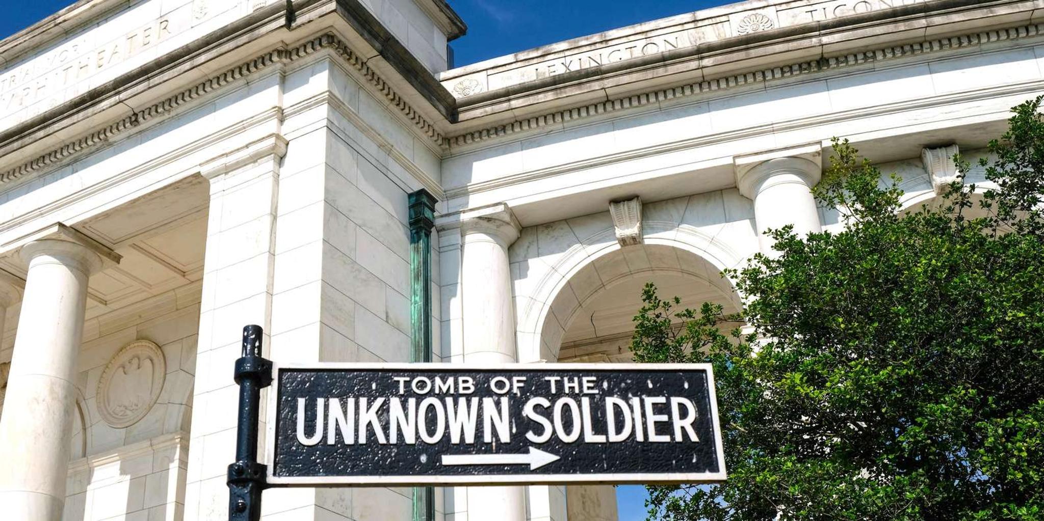 Arlington Cemetery Walking Tour with Changing of the Guard - Image 4