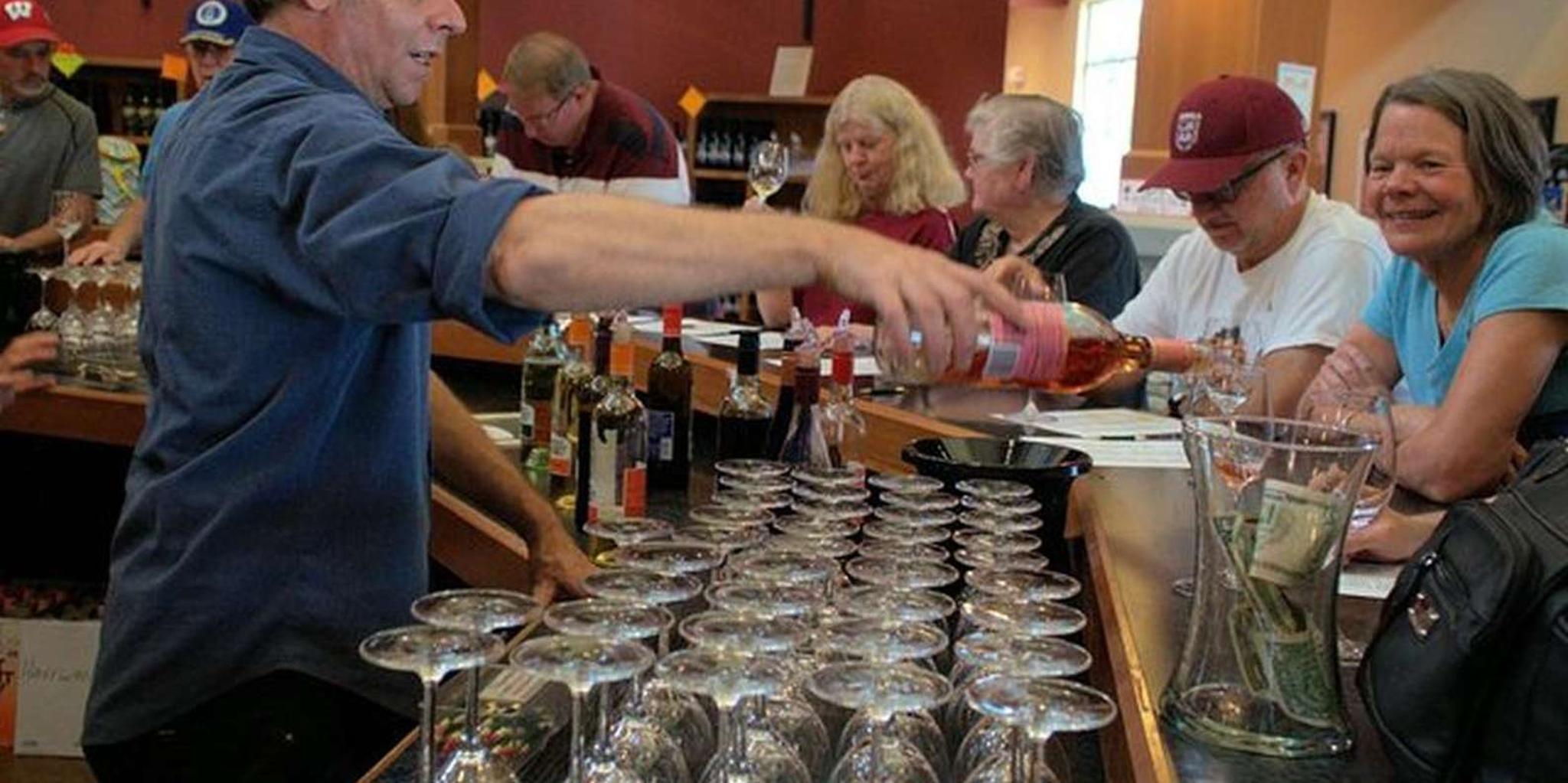 Branson Wine Tasting and Dinner Tour - Image 4