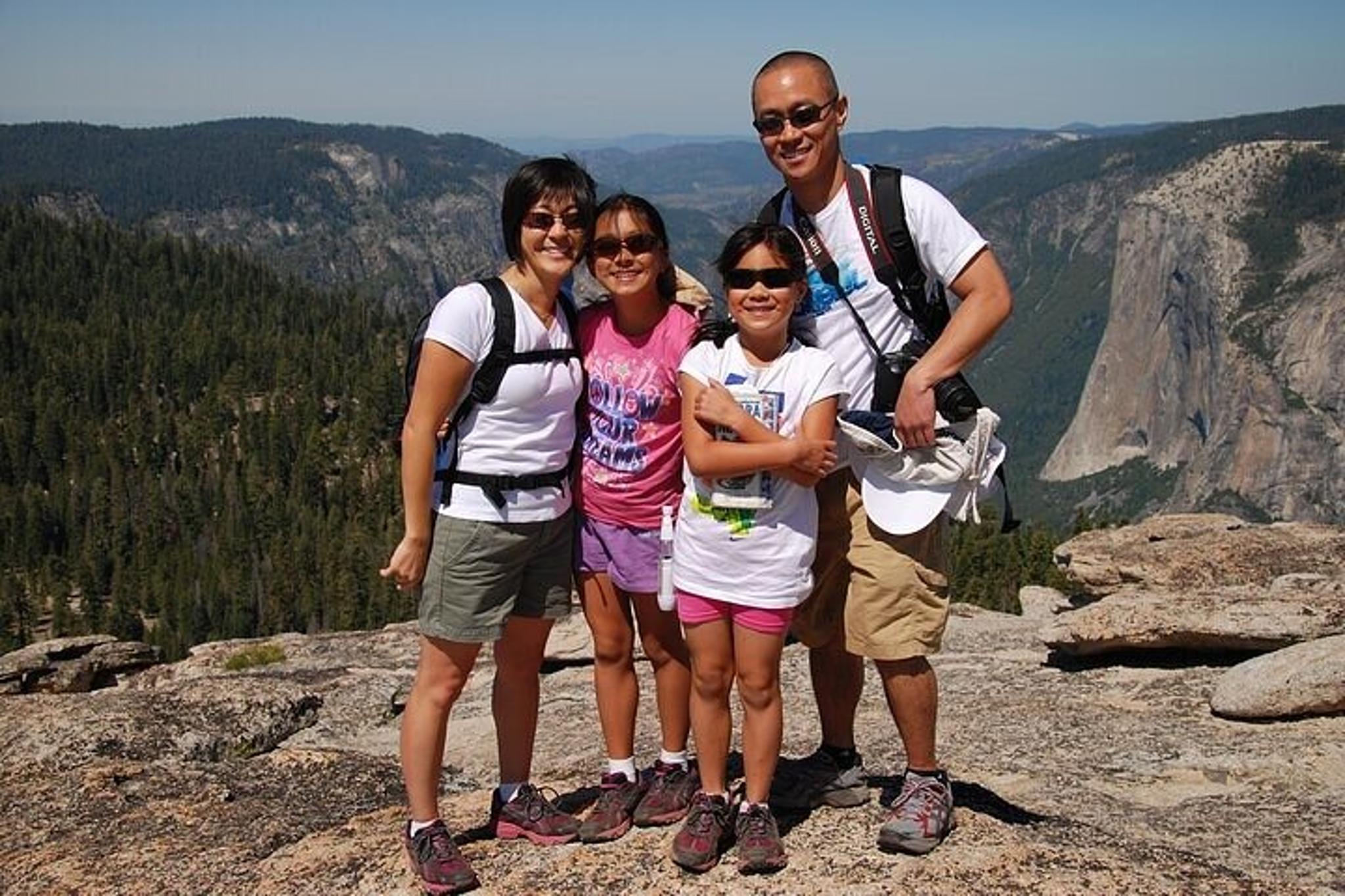 Yosemite Private Family Hike - Image 4