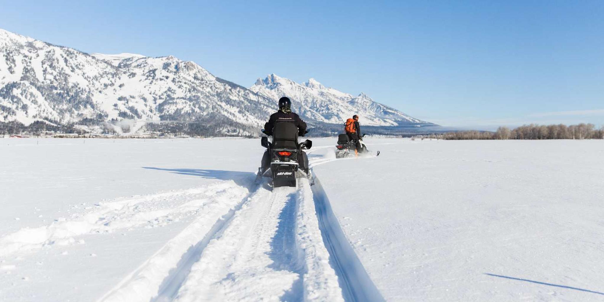 Jackson Snowmobile Rental with Gear & Trailer 8.5 hr - Image 2
