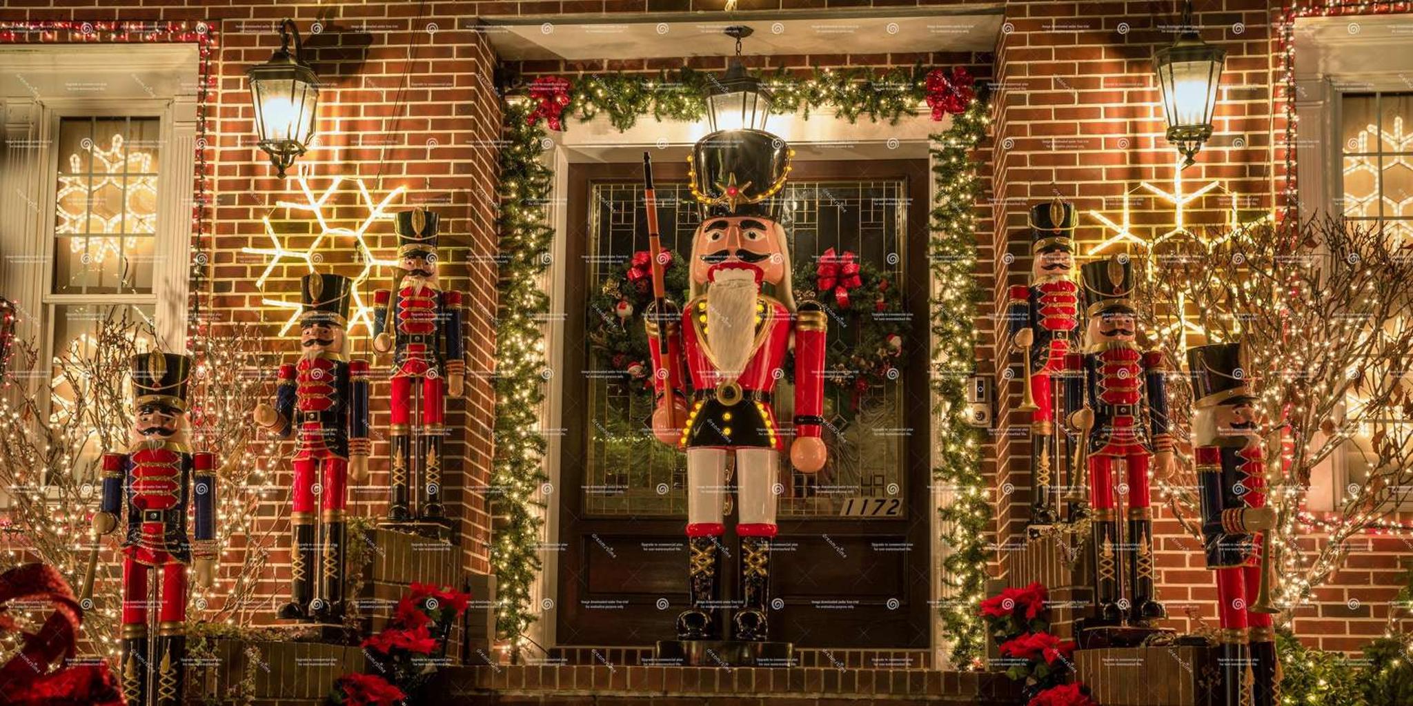 New York Dyker Heights Christmas Lights Tour - Image 3