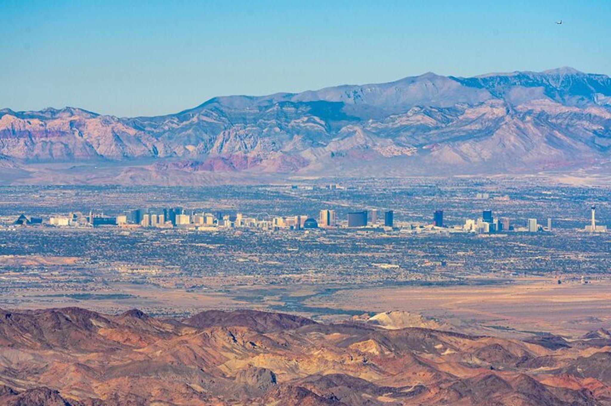 Las Vegas Helicopter Tour Over Hoover Dam - Image 4
