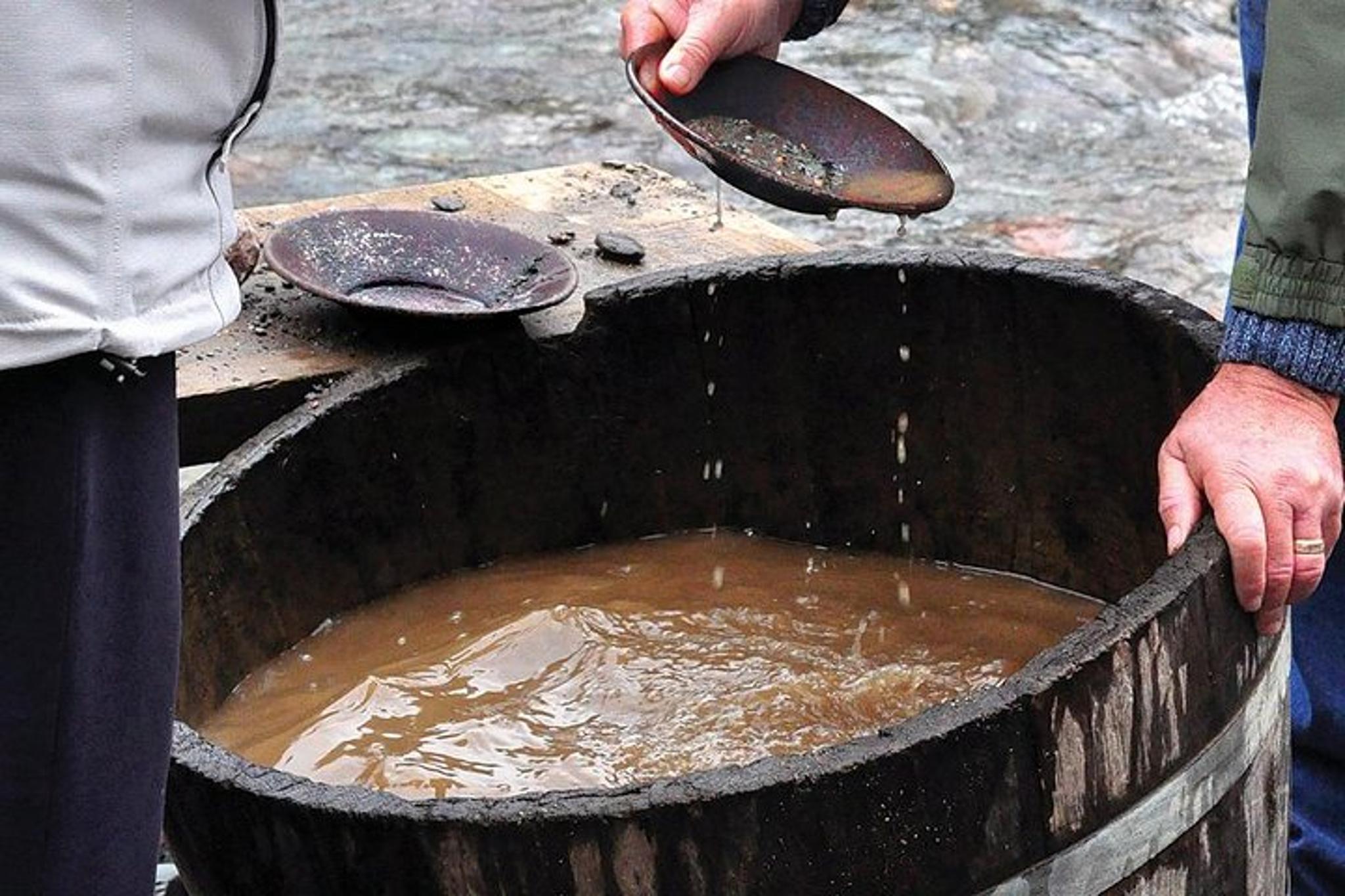Juneau Gold Mining and Panning Adventure - Image 5