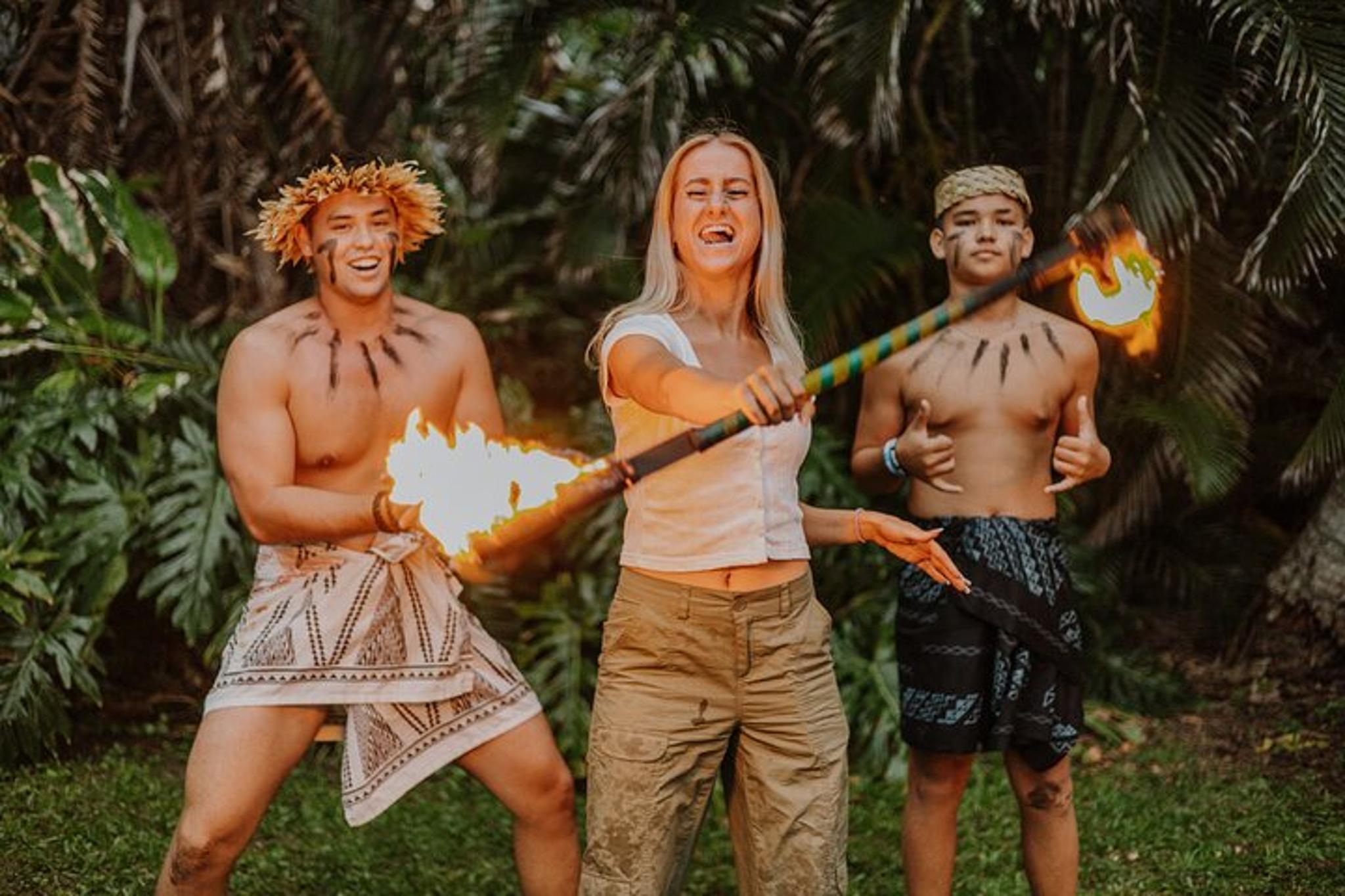 Honolulu Fireknife Experience - Image 2