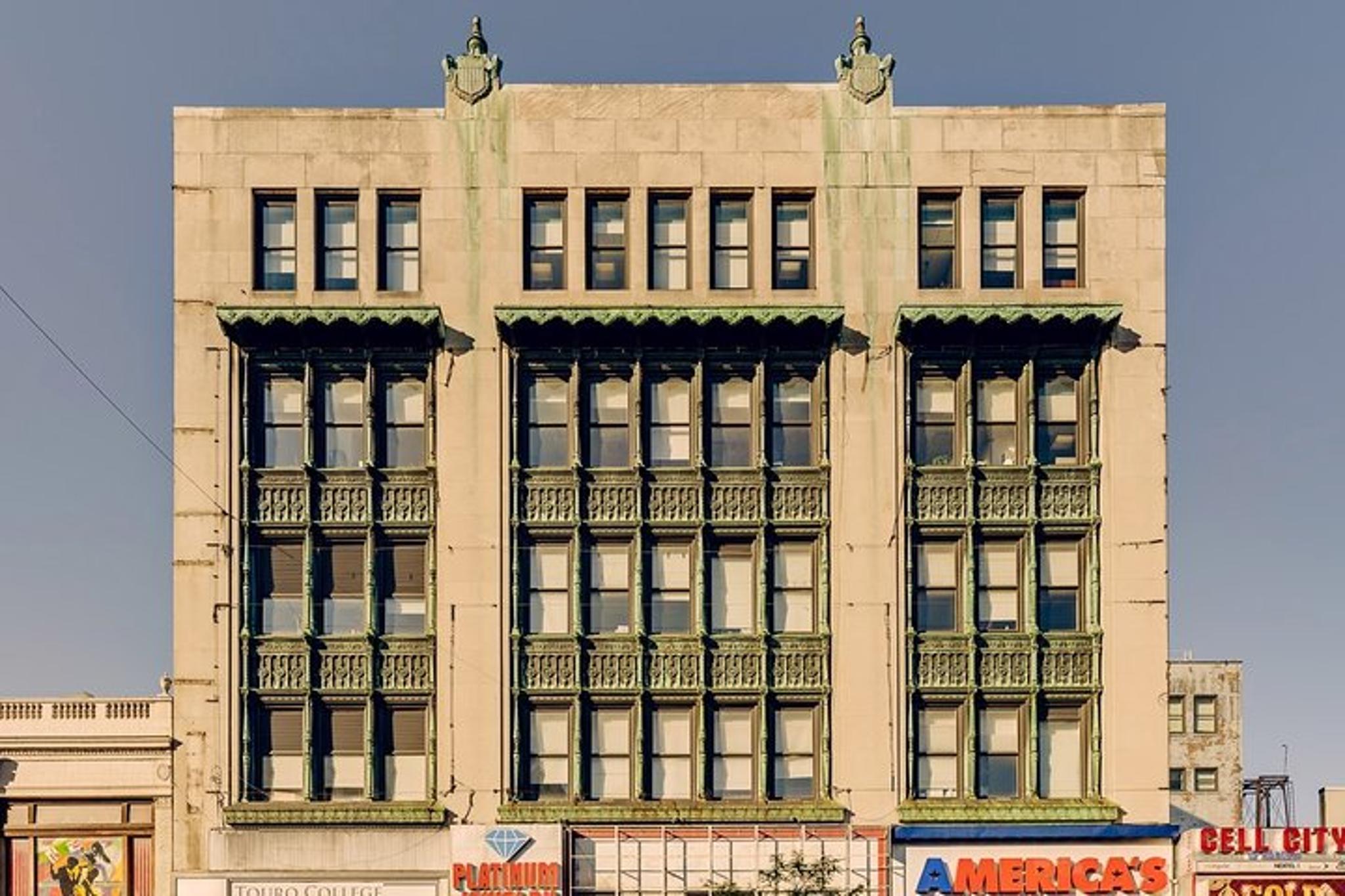New York City Walking Tour: Mount Morris Park Historic District with Lunch - Image 6