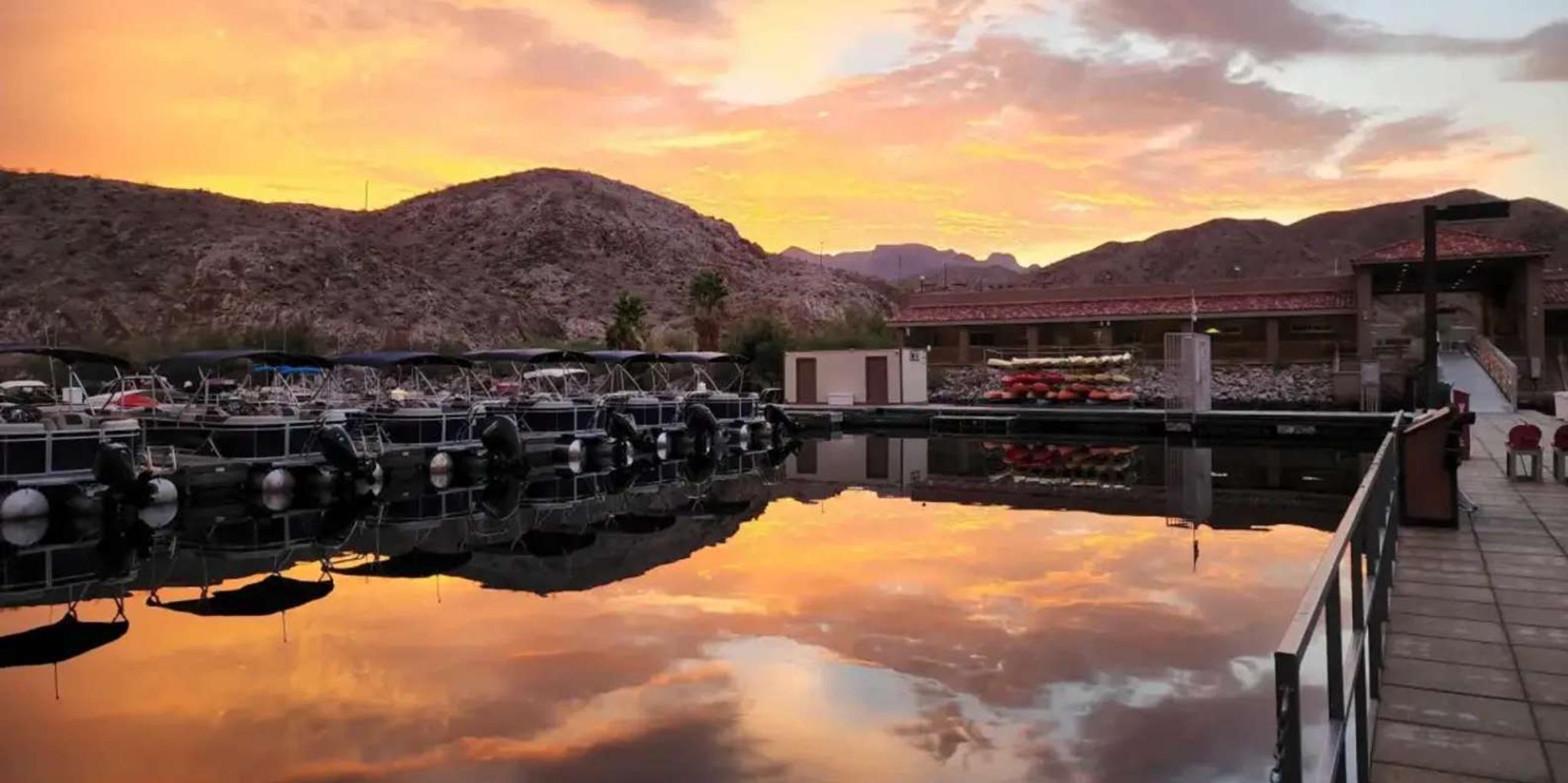 Las Vegas Twilight Paddle Experience - Image 4