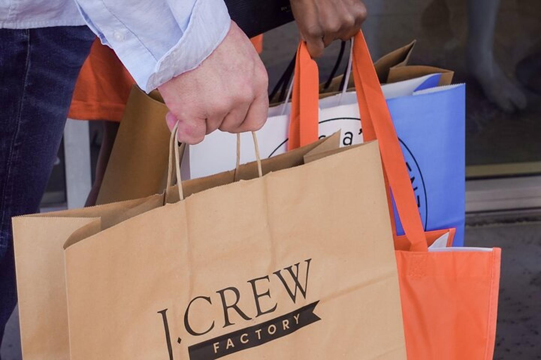 Las Vegas Shopping Tour with Personal Stylist 2 hr - Image 6