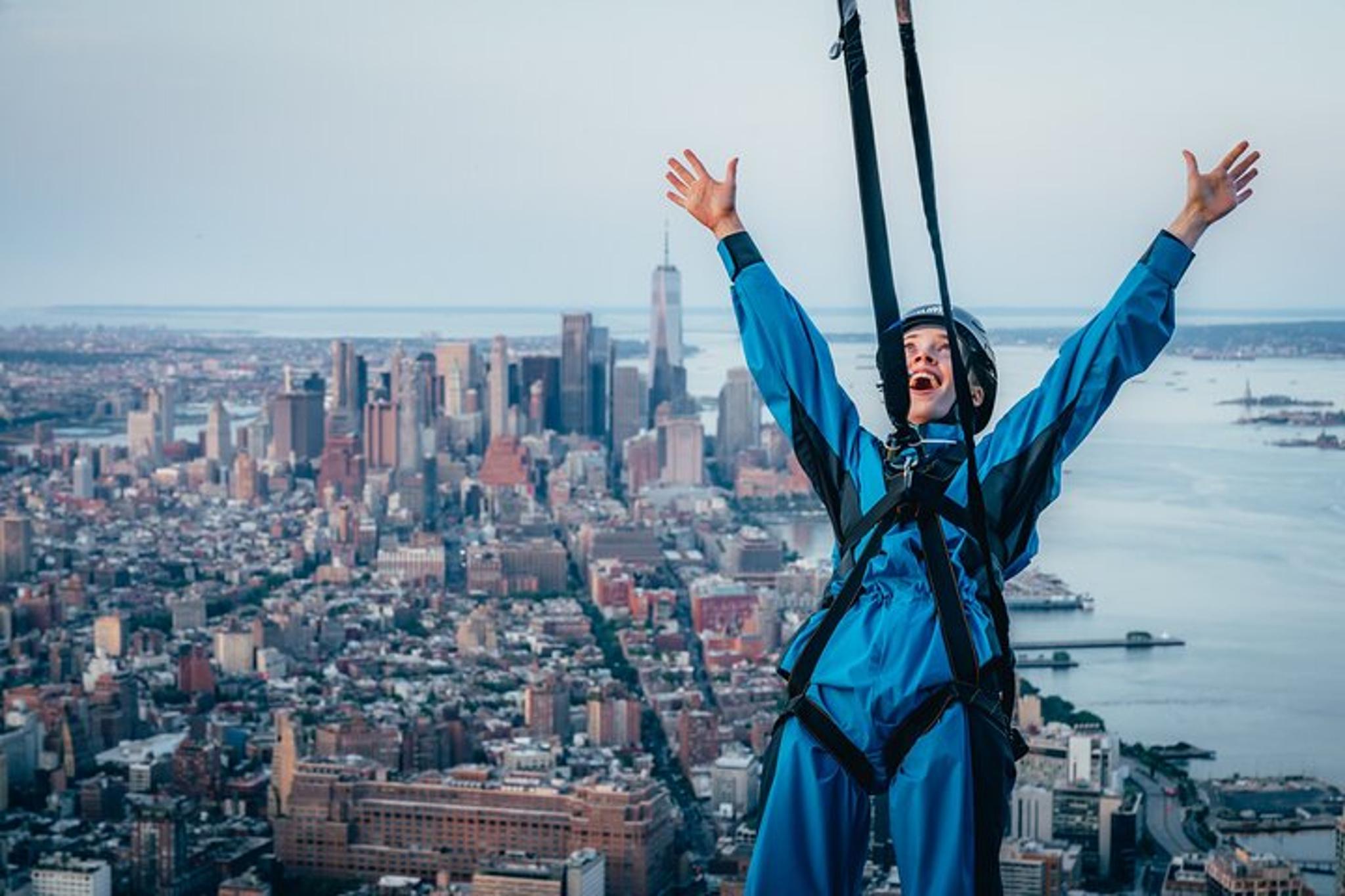 New York City Skyscraper Climb at Edge - Image 2