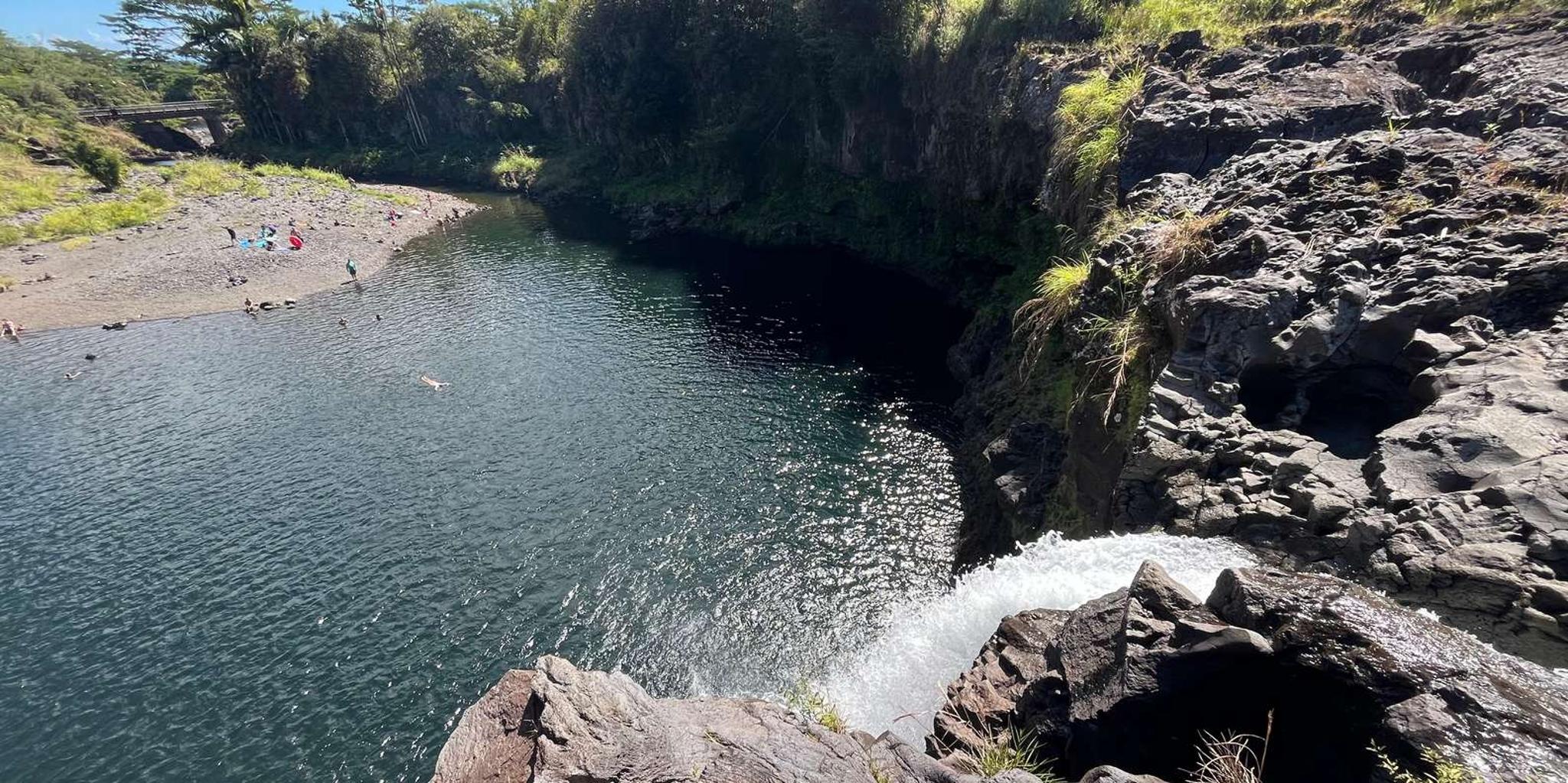 Hilo Waterfall Hike and Swim with Native Hawaiian - Image 2