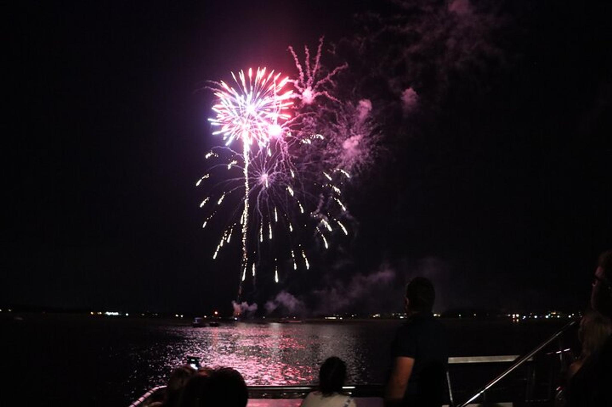 Hilton Head Boat Rental with Fireworks Viewing 4 hr - Image 3