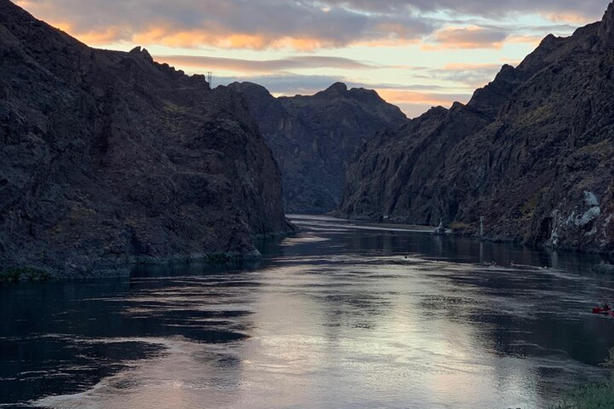 Las Vegas Neon Kayak Tour at Sunset - Image 2
