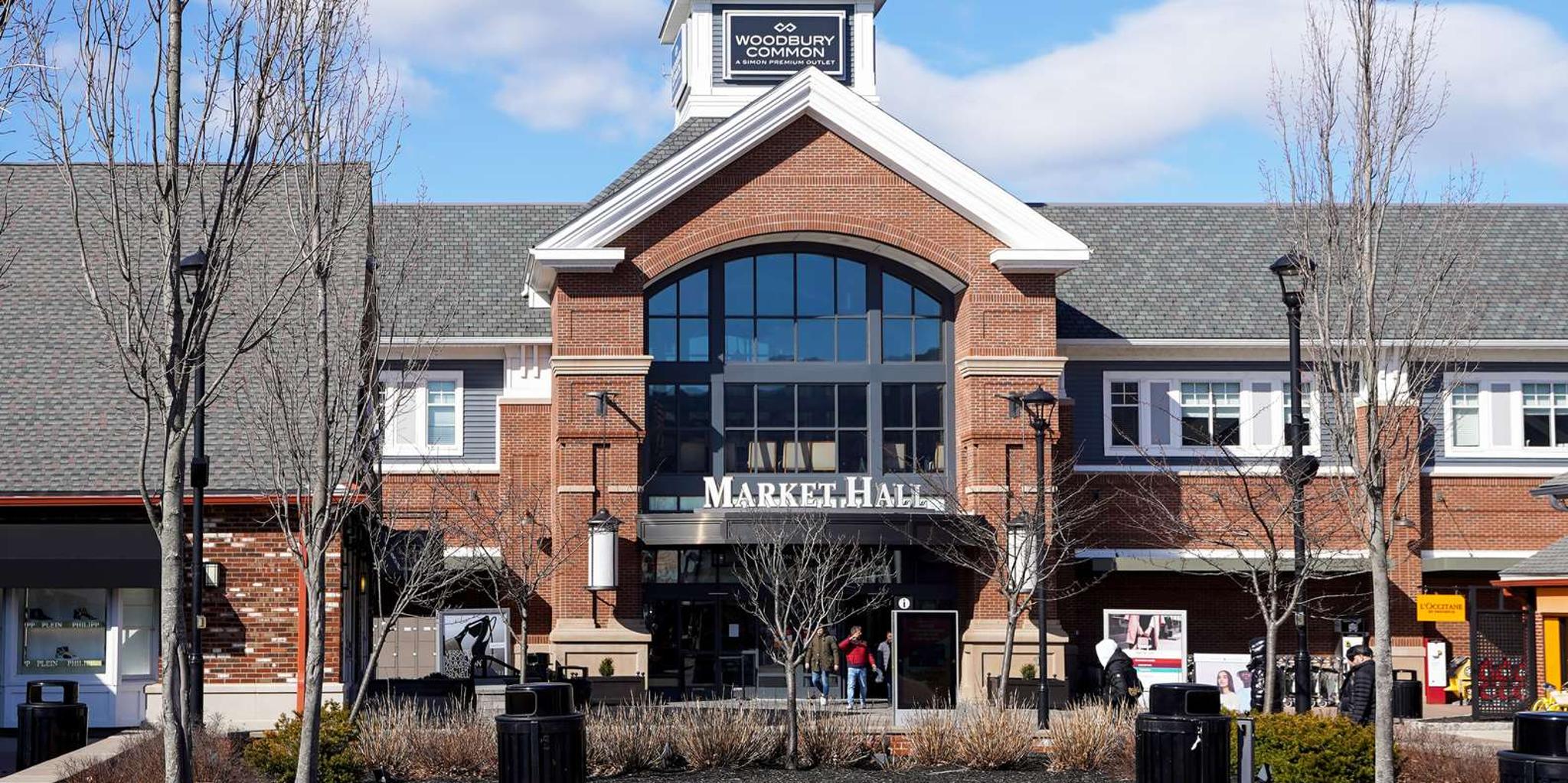 New York Woodbury Common Shopping Tour - Image 2