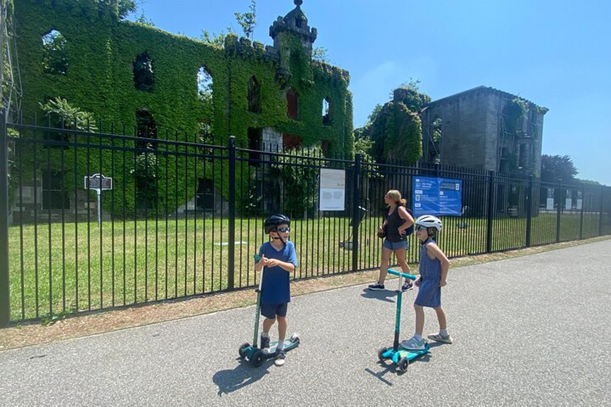 New York City Audio Tour of Roosevelt Island - Image 3