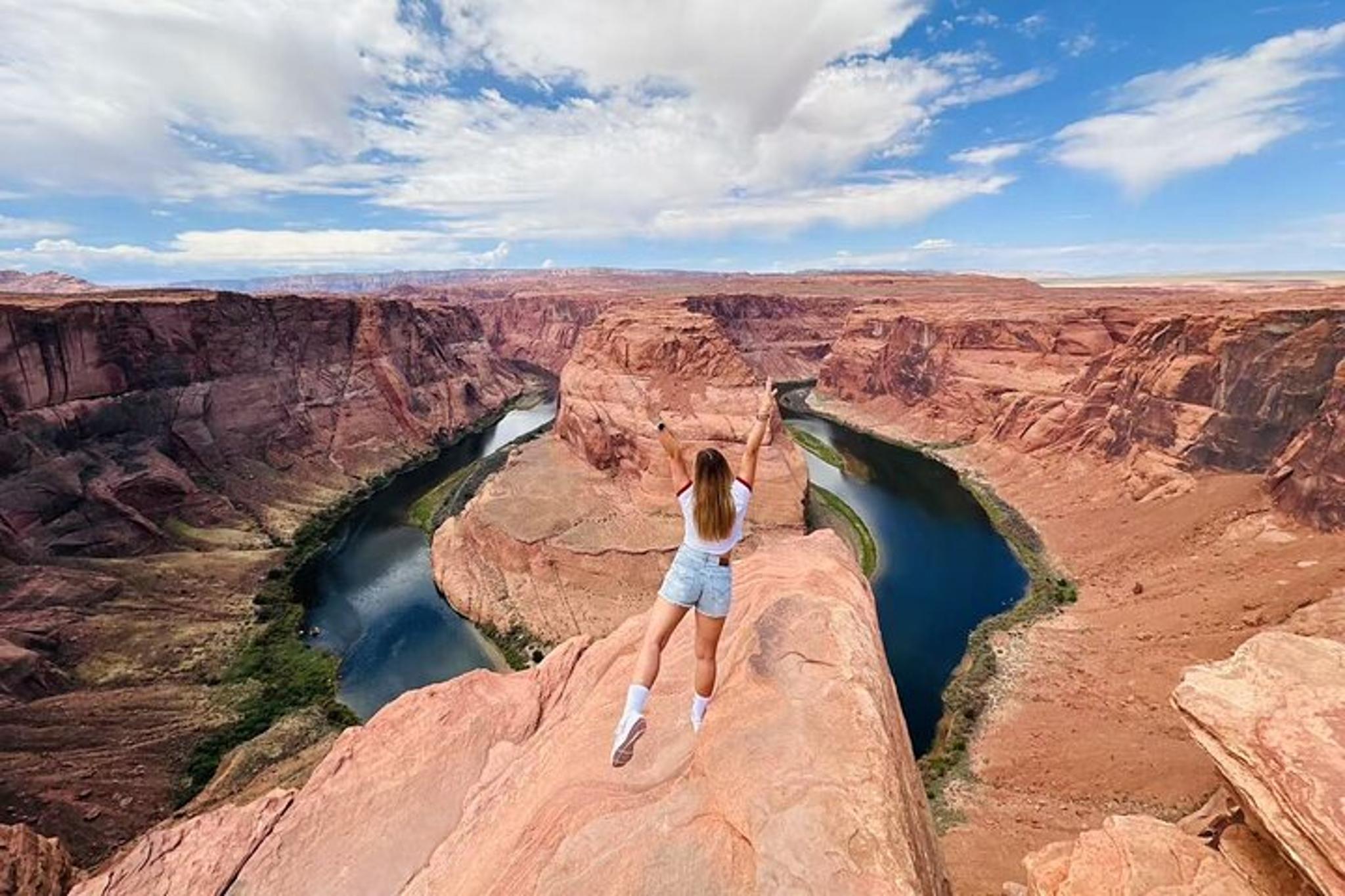 Las Vegas Antelope Canyon and Horseshoe Bend Tour - Image 4