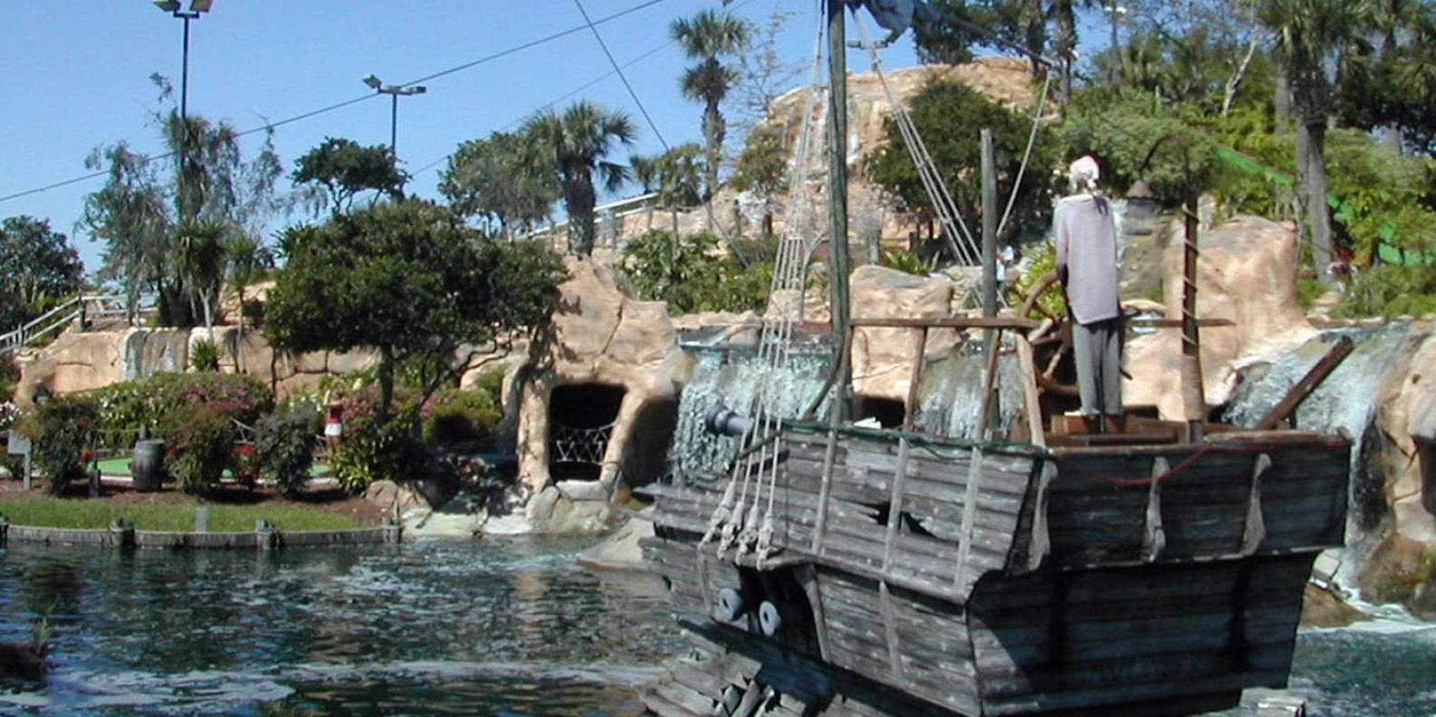 Orlando Pirate's Cove Adventure Golf - Image 4