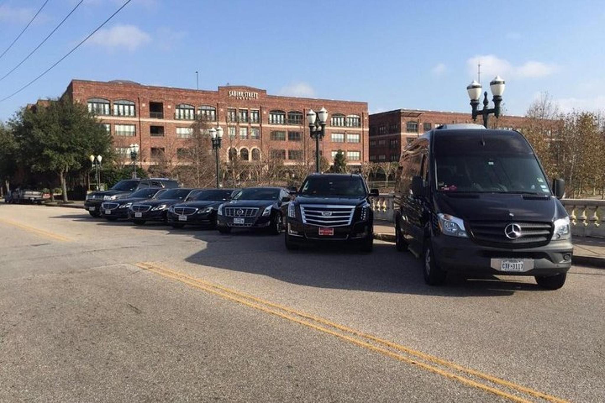 Houston Sedan Airport Transfer - Image 1