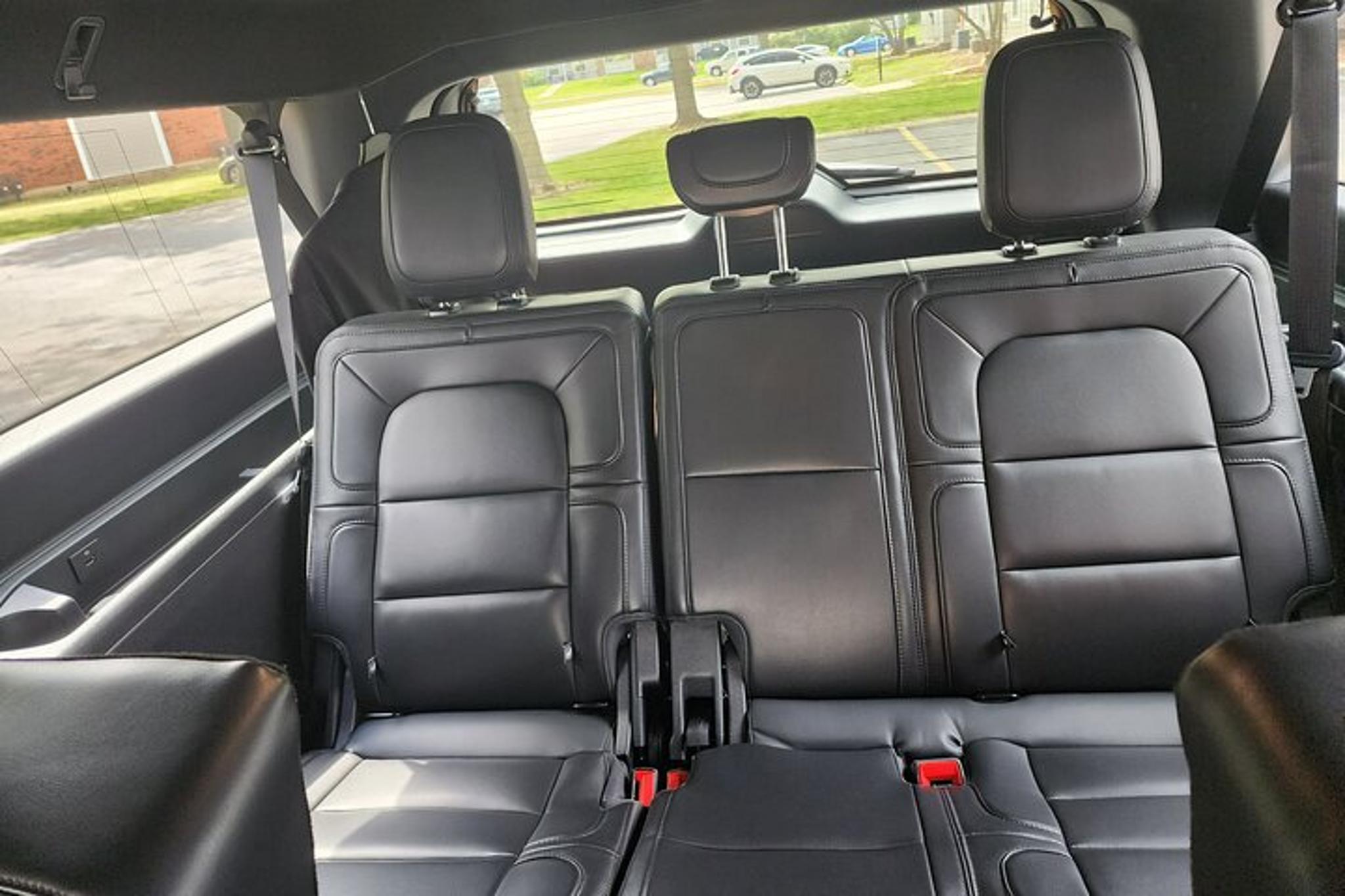 Chicago Airport Transfer in Luxury SUV - Image 6