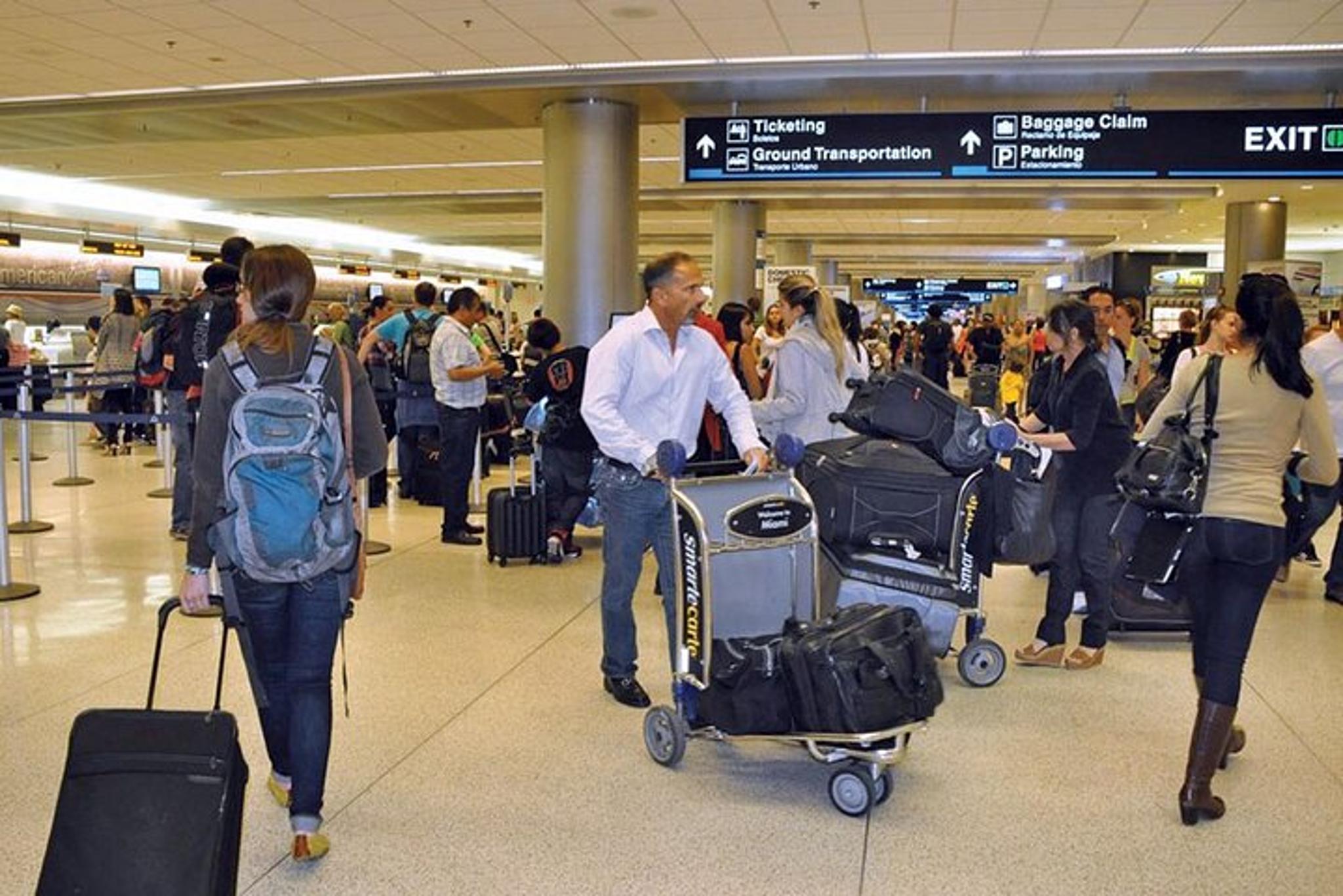 New York Airport Shuttle from Queens - Image 3