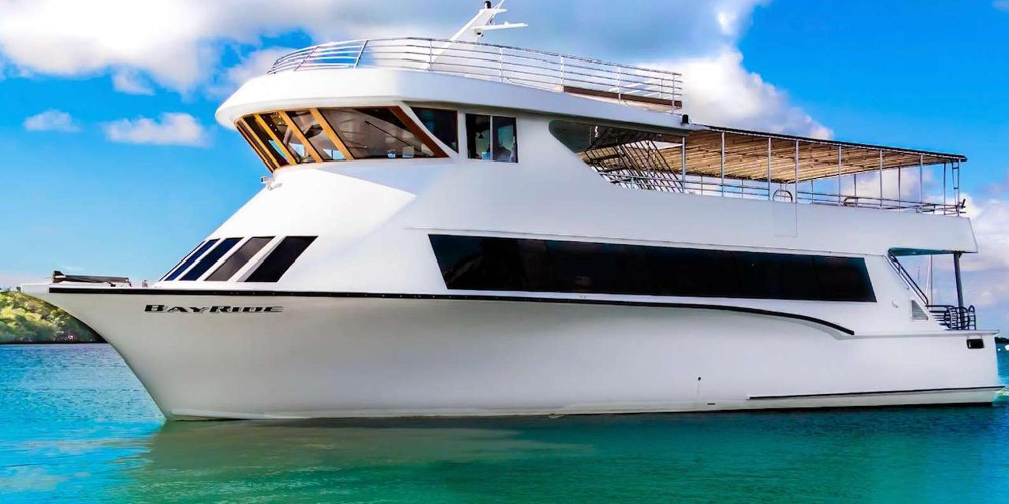 Miami Yacht Nightclub Cruise with Open Bar - Image 3