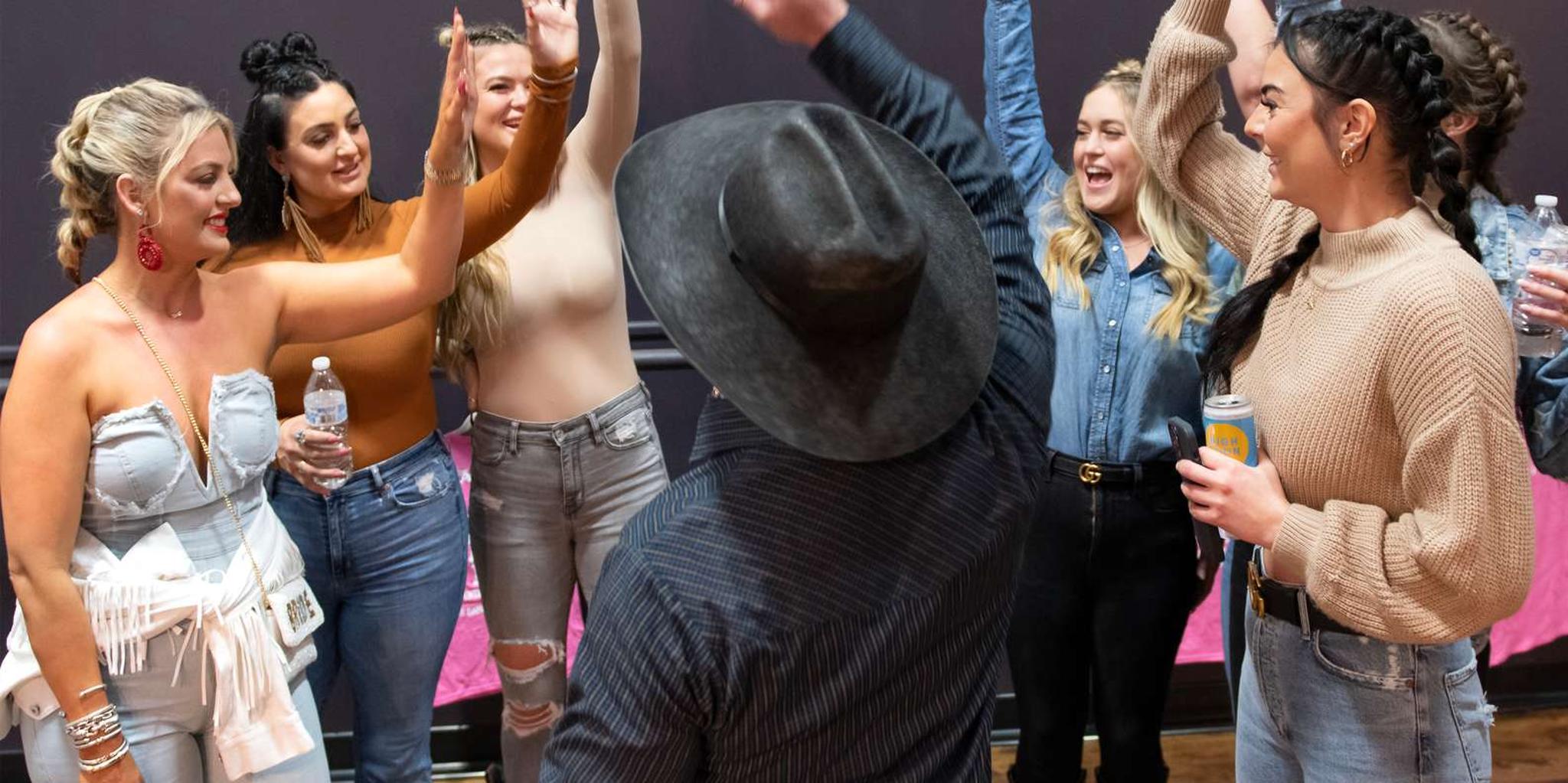Nashville Line Dancing Lesson - Image 2