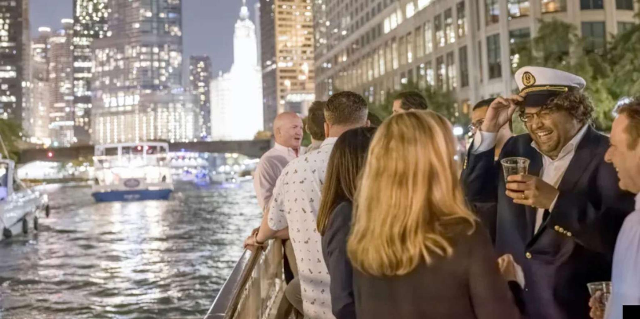 Chicago River Architecture Sunset Cocktail Tour - Image 1