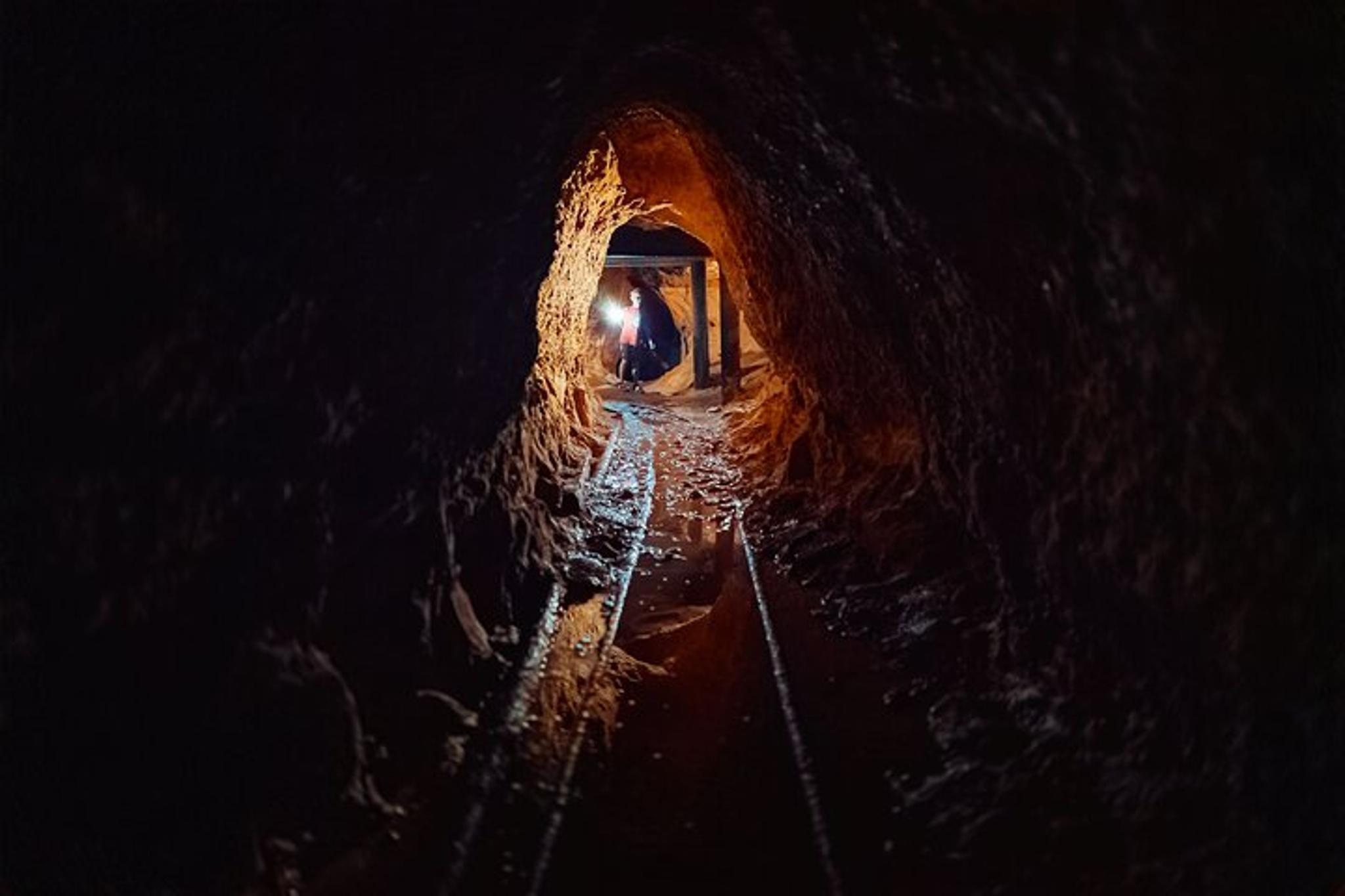 East Zion Abandoned Mine Guided Hike 2 hr - Image 6