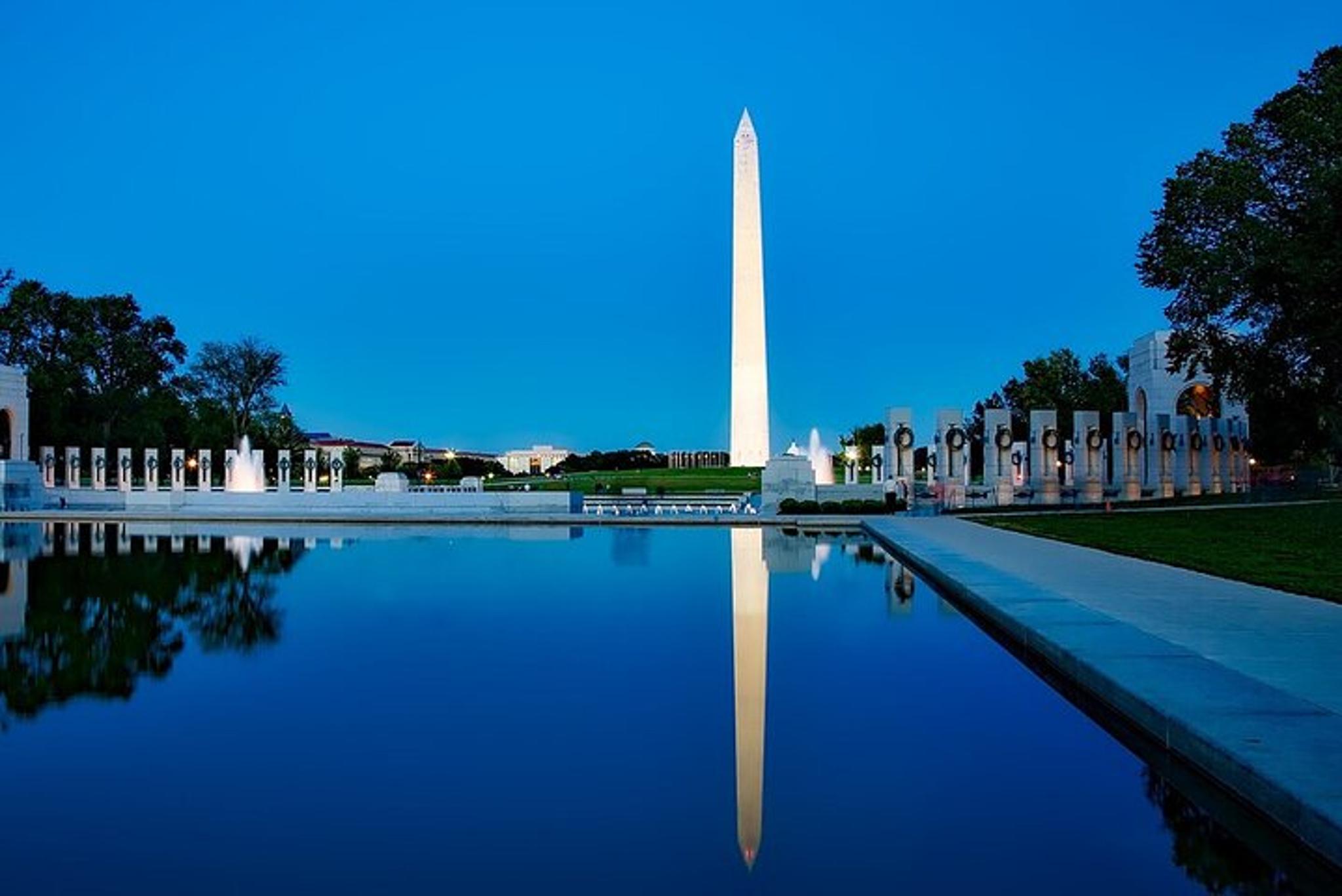 Washington DC Memorials Evening Walking Tour - Image 2