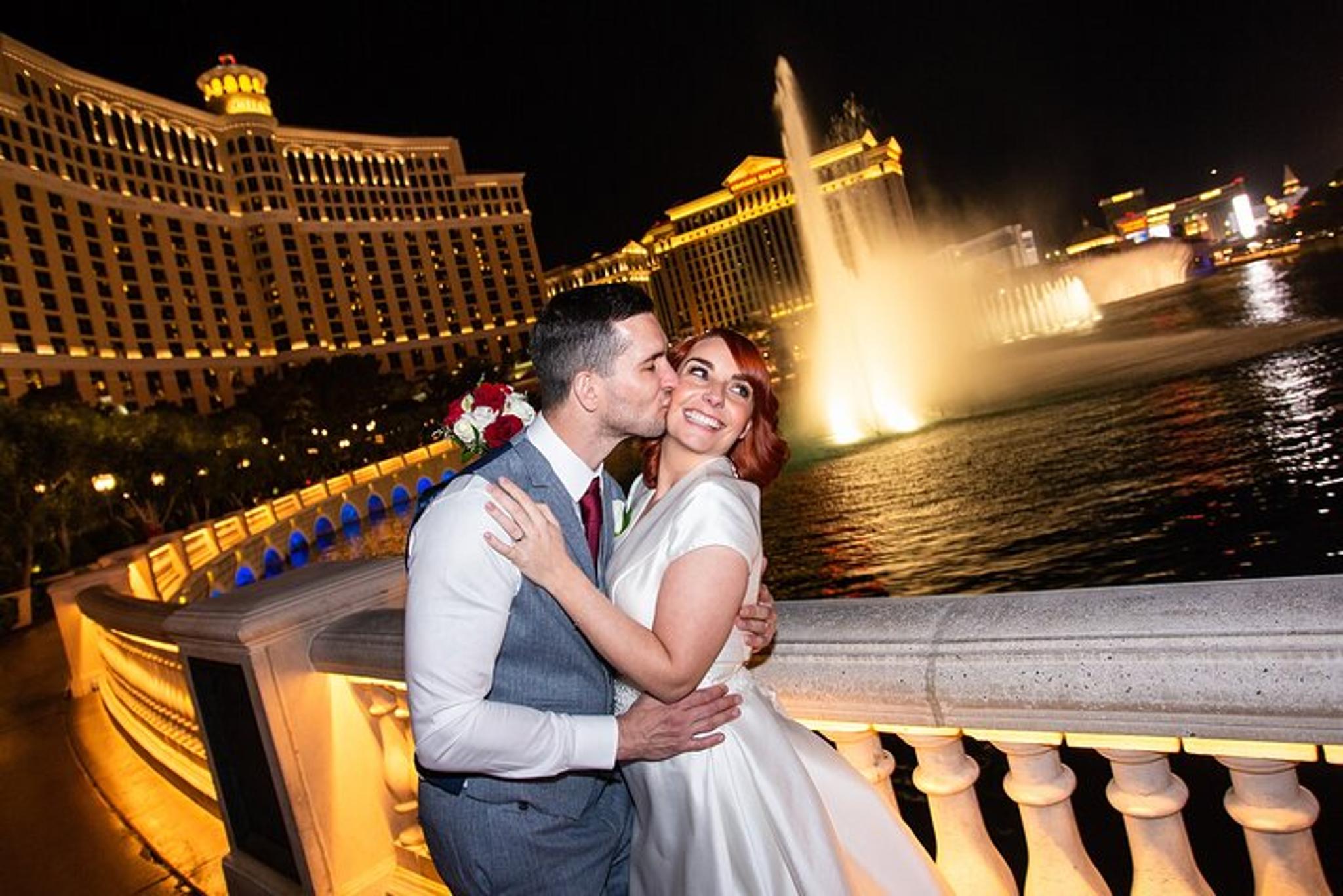 Las Vegas Strip Limo Tour with Photographer - Image 3