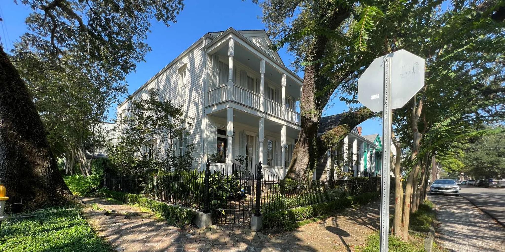 New Orleans Garden District Architecture Walking Tour - Image 2