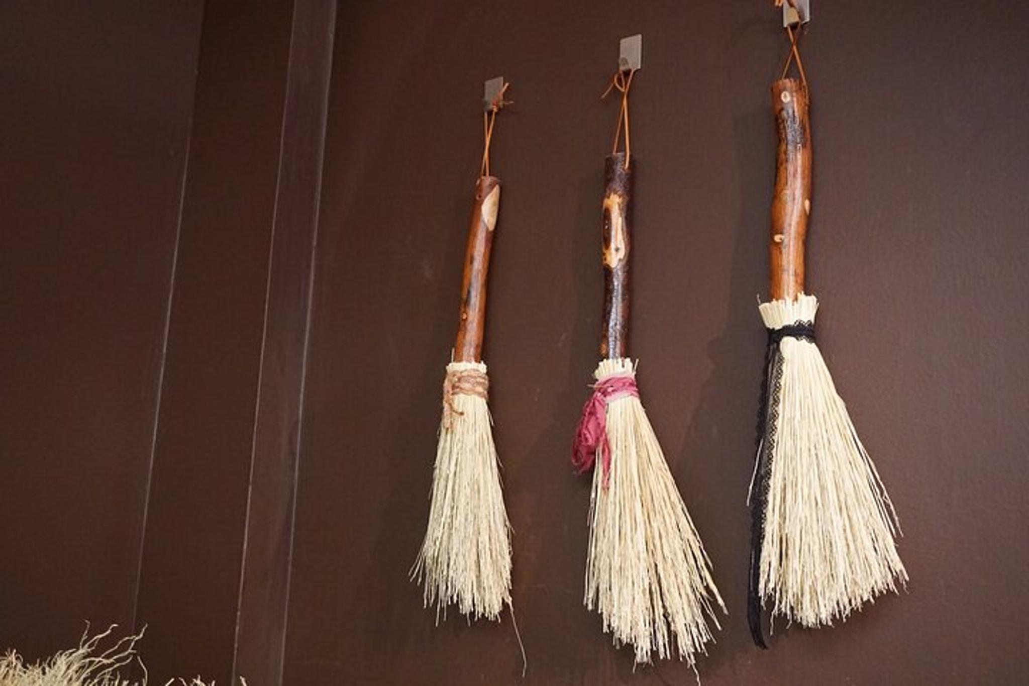 Salem Witch Tour with Broom Making Workshop - Image 4