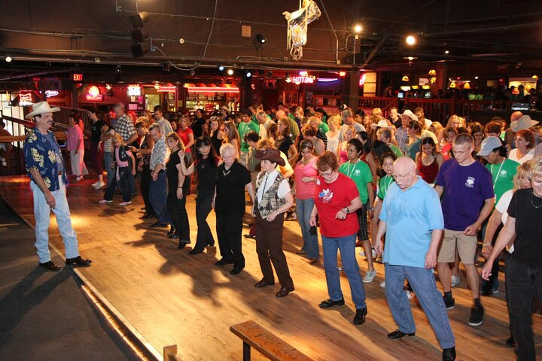 Fort Worth Honky Tonk Dinner and Photo Experience