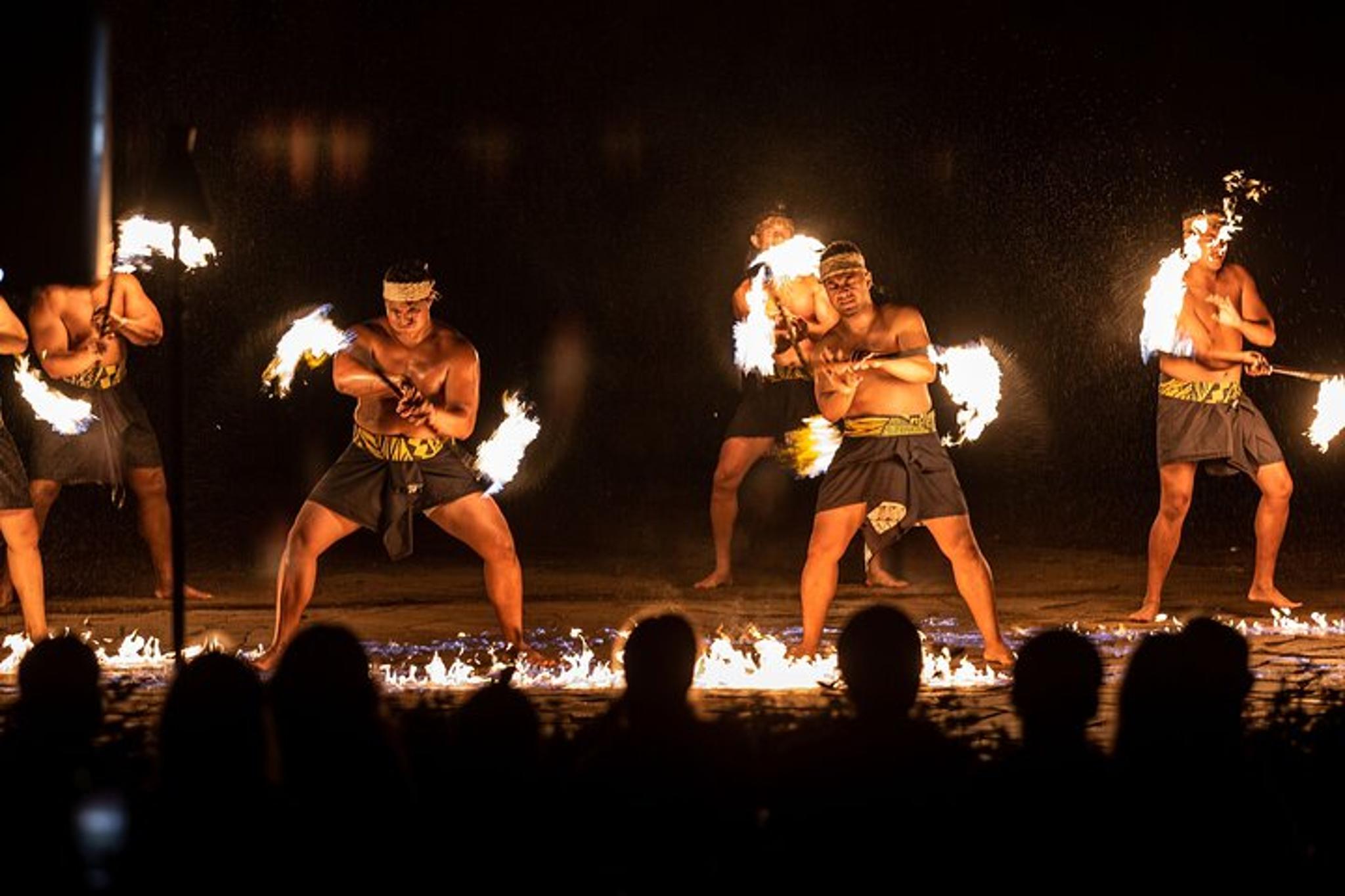 Oahu Luau Experience at Waimea Valley - Image 4