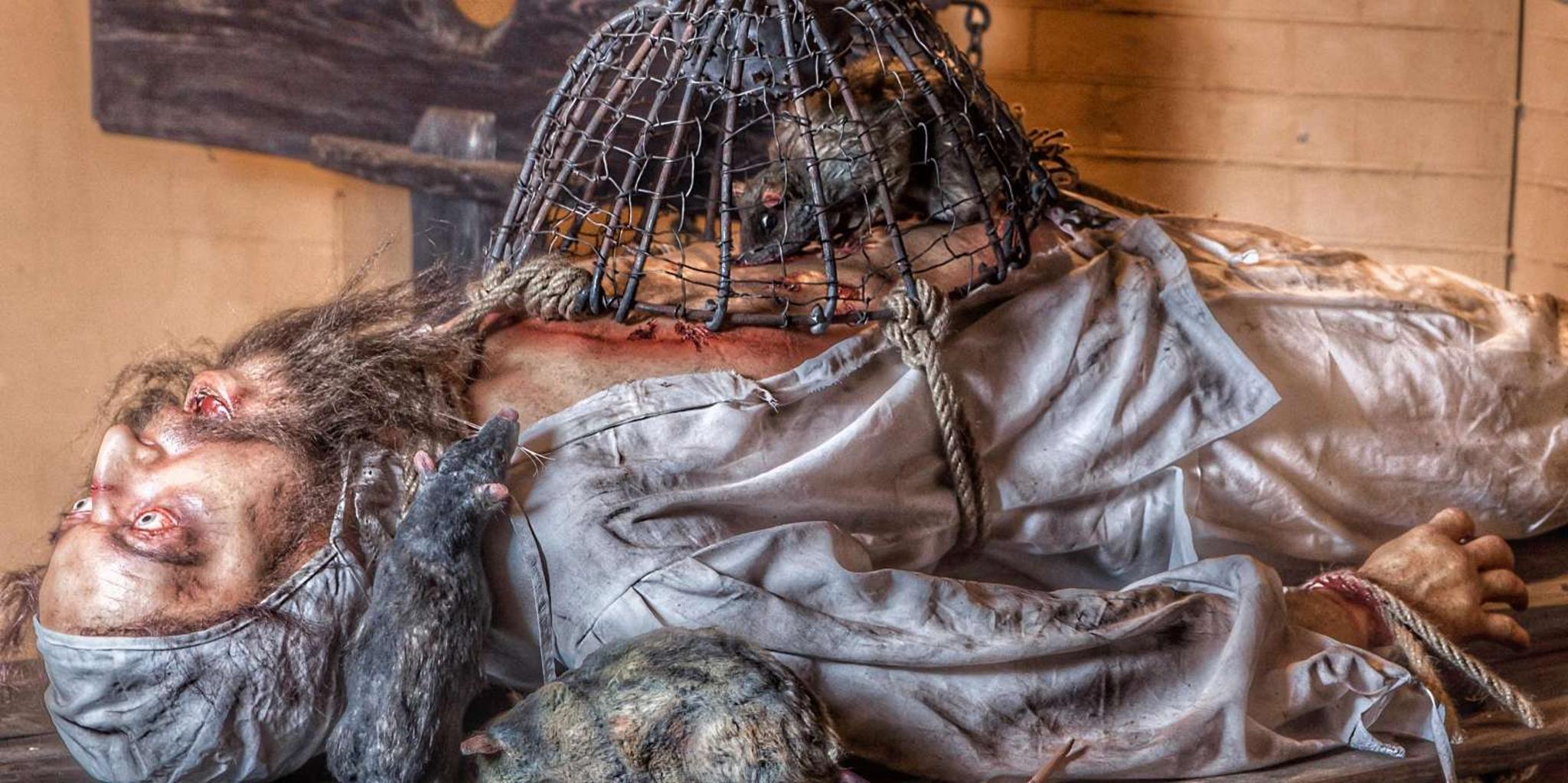 Chicago Medieval Torture Museum Tour with Ghost Hunting - Image 1