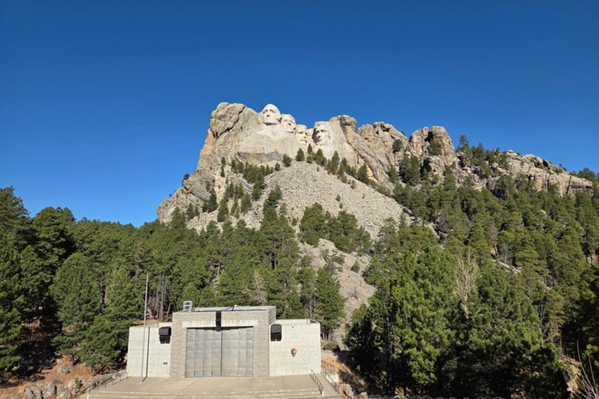 Rapid City Mount Rushmore Memorial Tour - Image 5