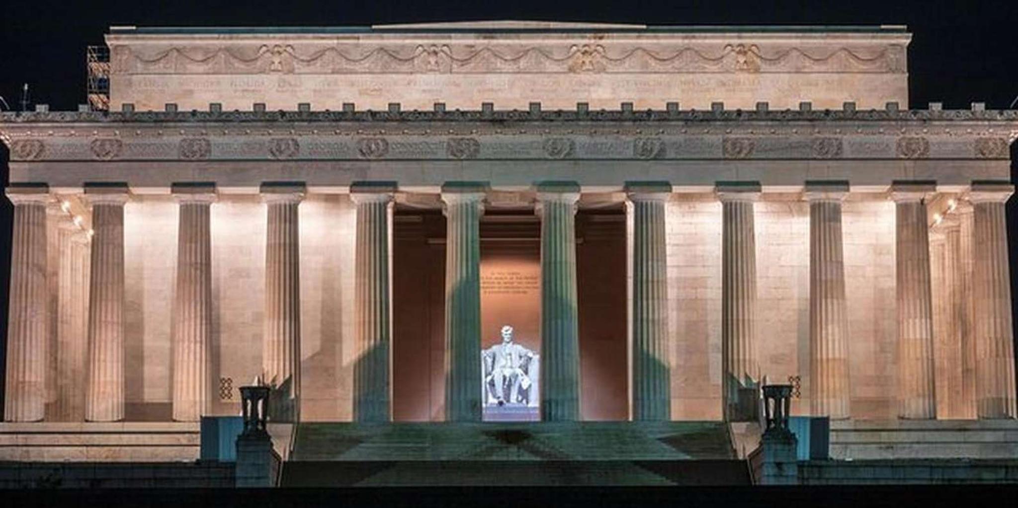 Washington DC Monuments and Memorials Night Tour