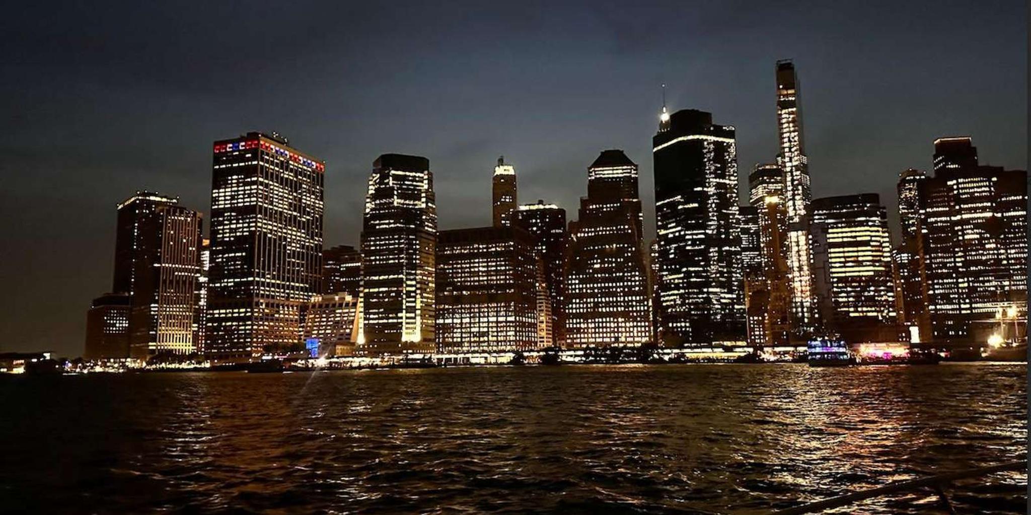 New York City Evening Cruise with Skyline Views