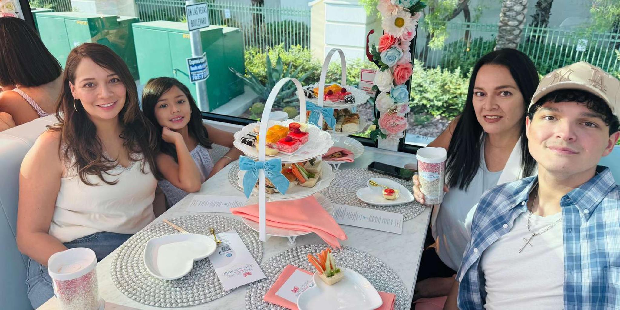 Las Vegas High Tea Sightseeing Bus Tour - Image 5