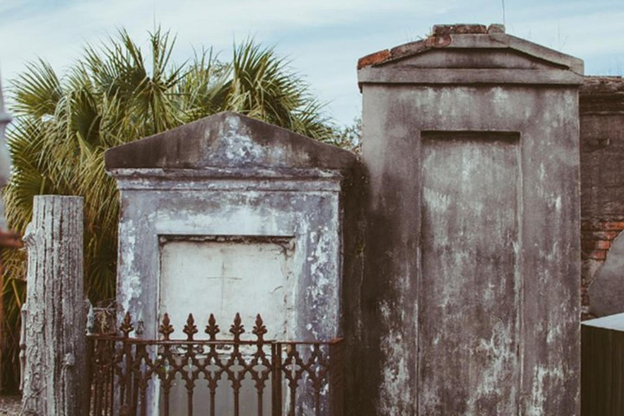 New Orleans Voodoo & Cemetery Tour - Image 2