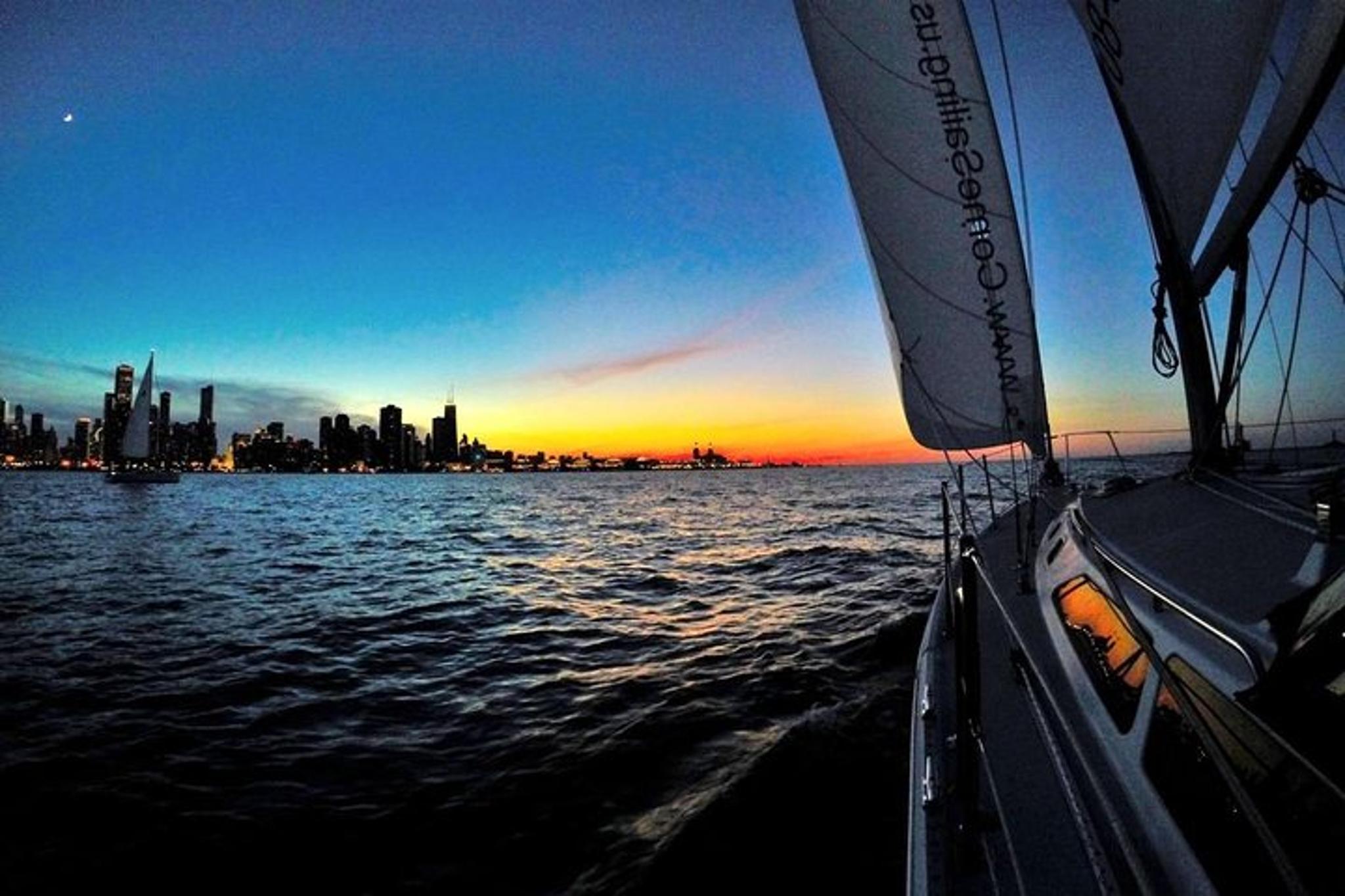 Chicago Sunset Sail on Lake Michigan - Image 3