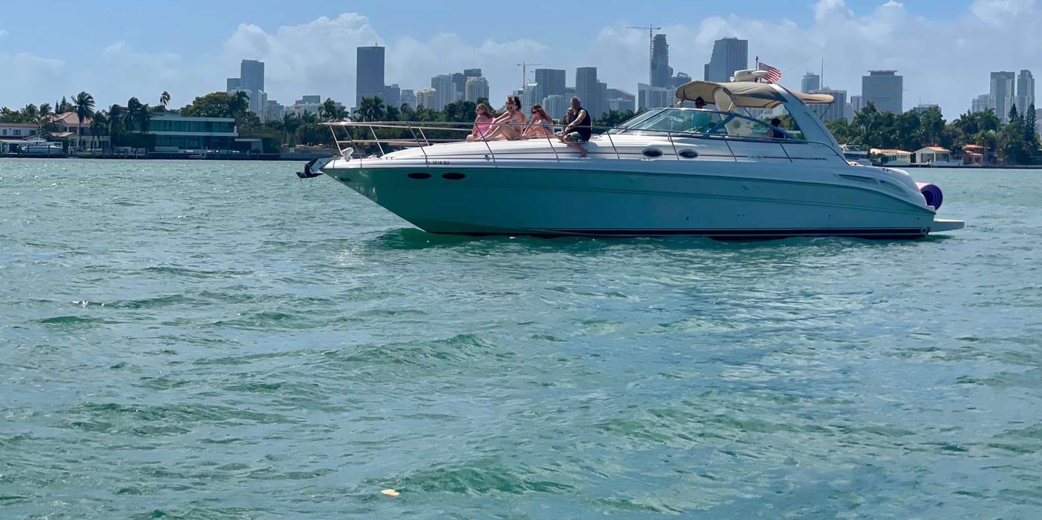 Miami Beach Yacht Tour with Captain and Champagne - Image 5