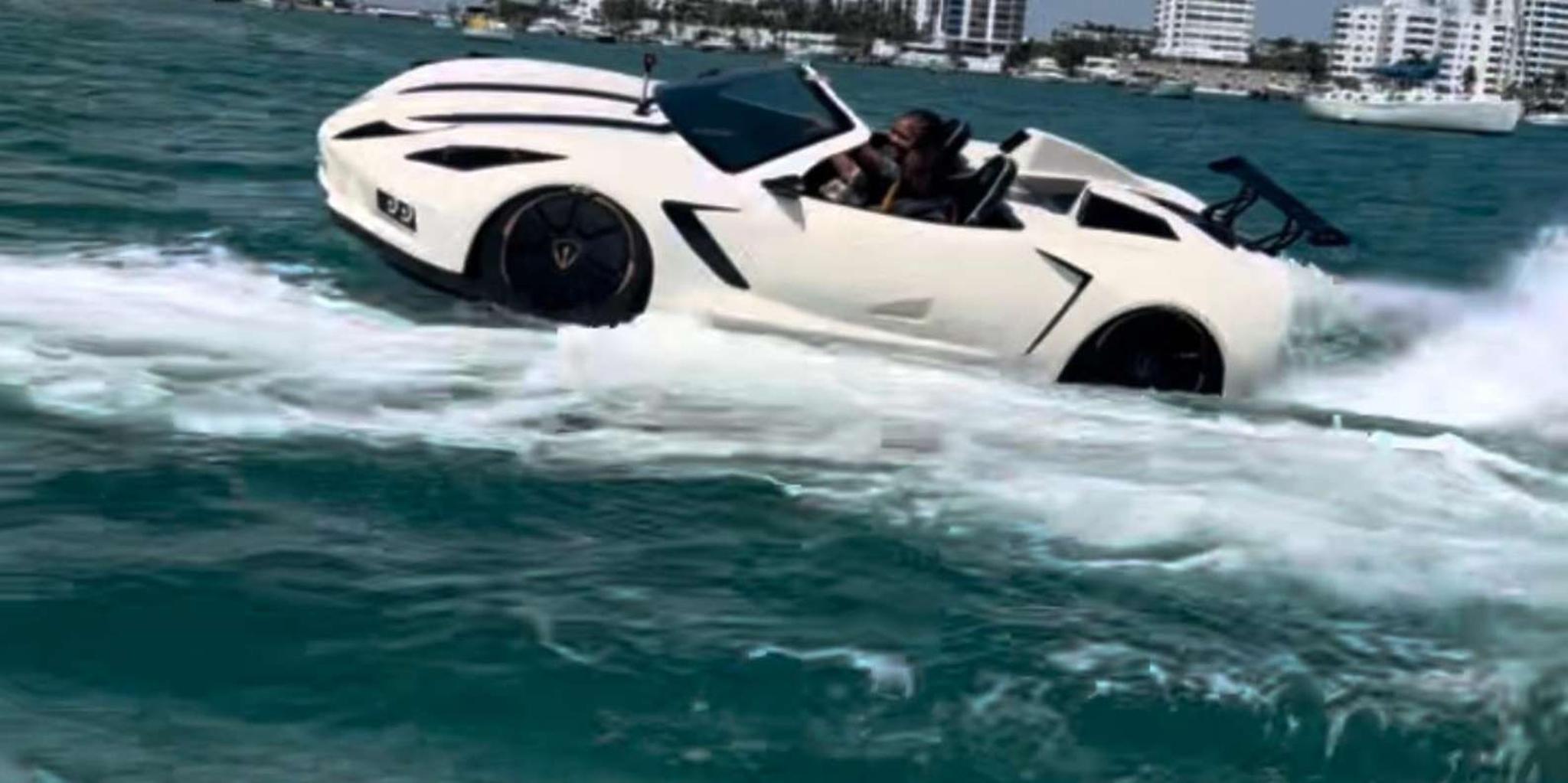 Miami Beach Jetcar Rental and Celebrity Boat Tour - Image 6