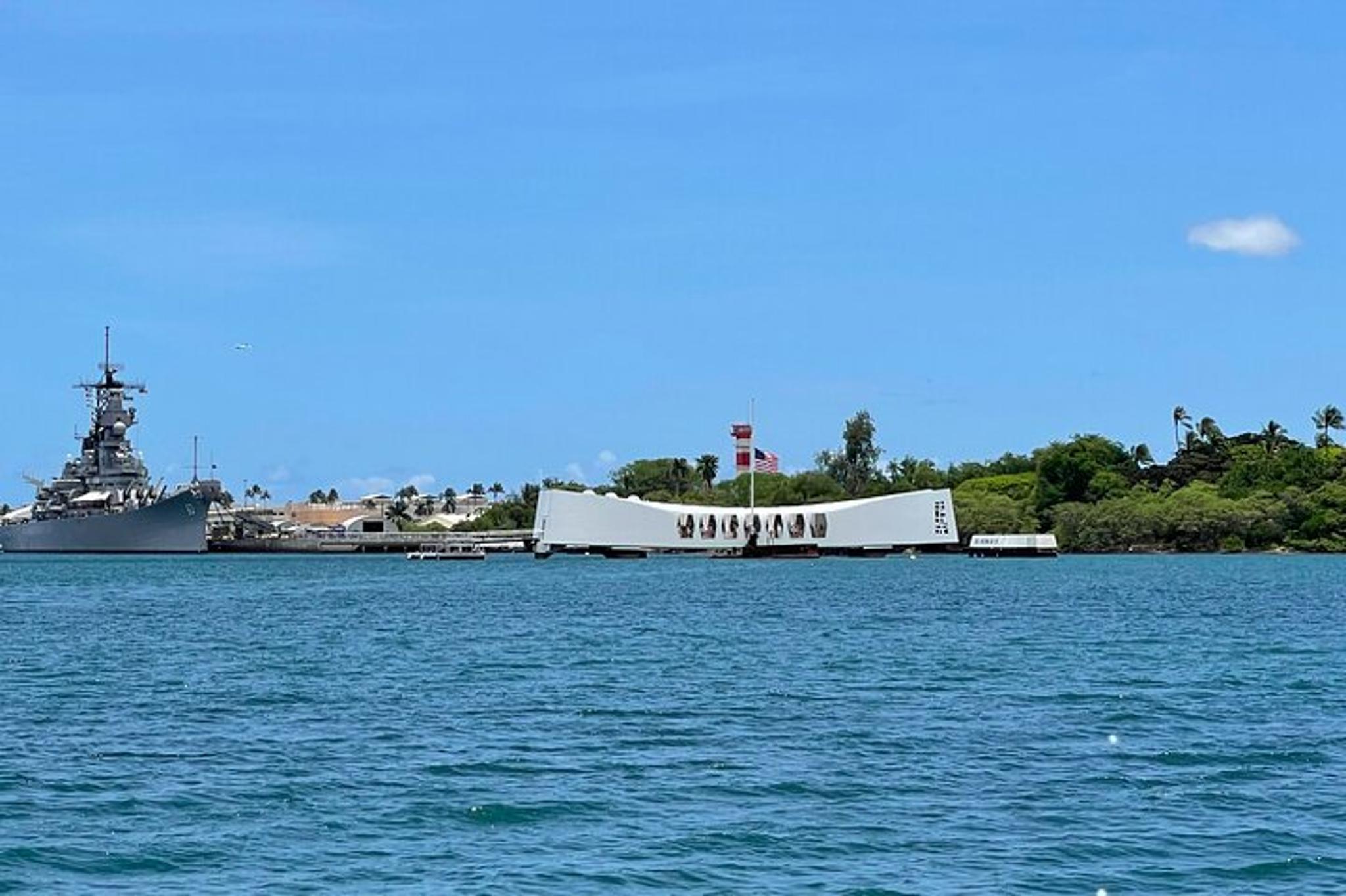 Honolulu Pearl Harbor Tour with Private Transportation - Image 5