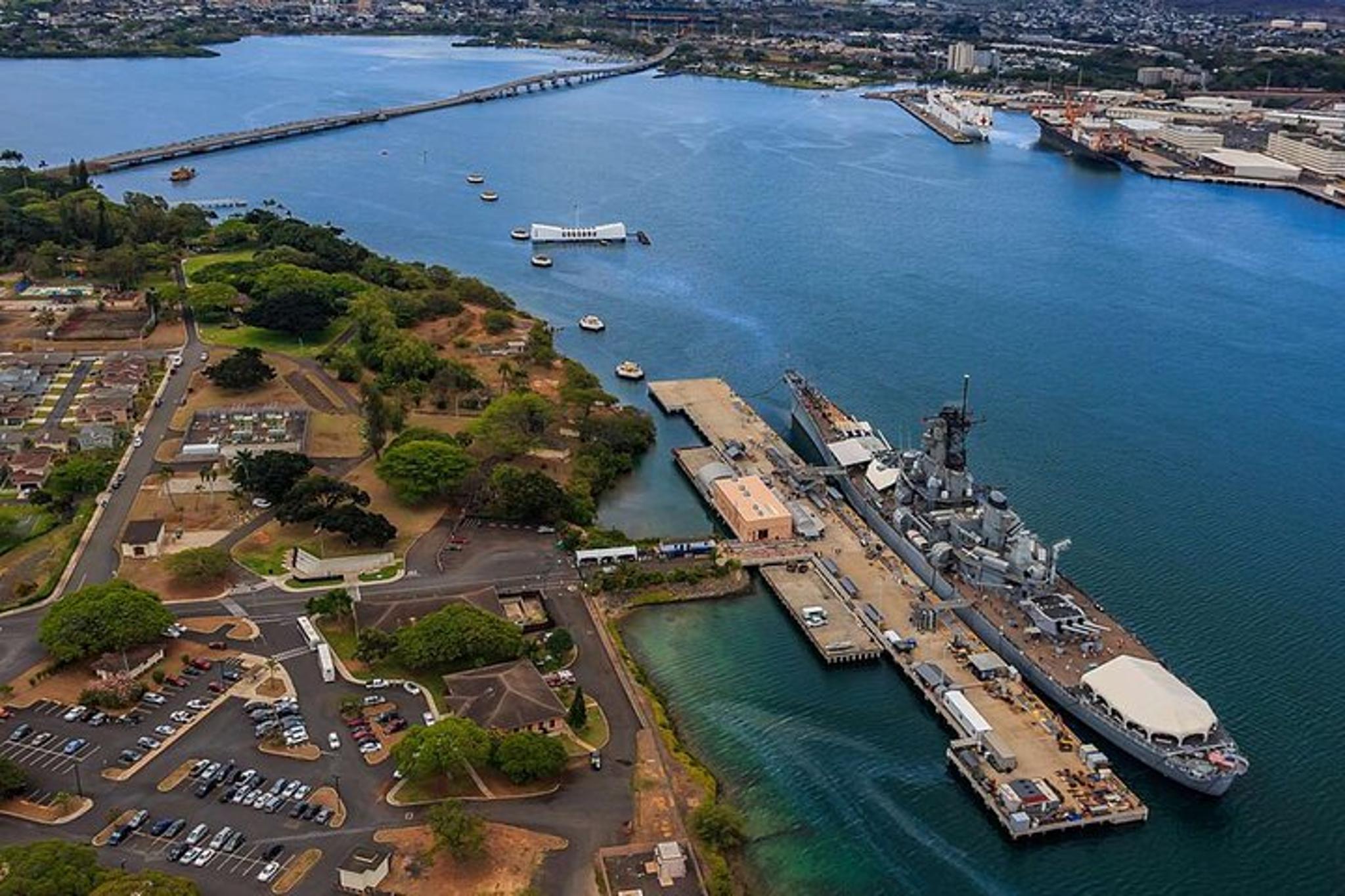 Honolulu Arizona Memorial and USS Missouri Tour - Image 3