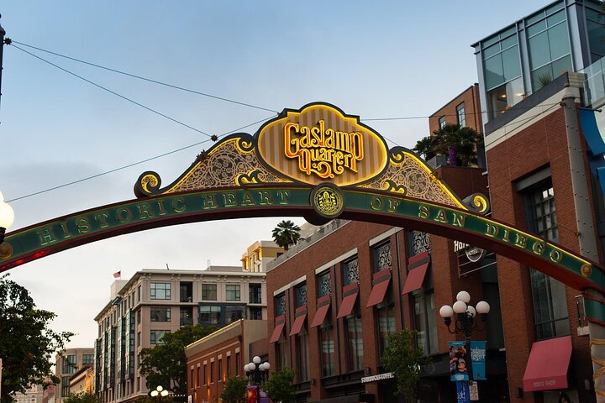 San Diego Walking Tour: Little Italy and Gaslamp Quarter