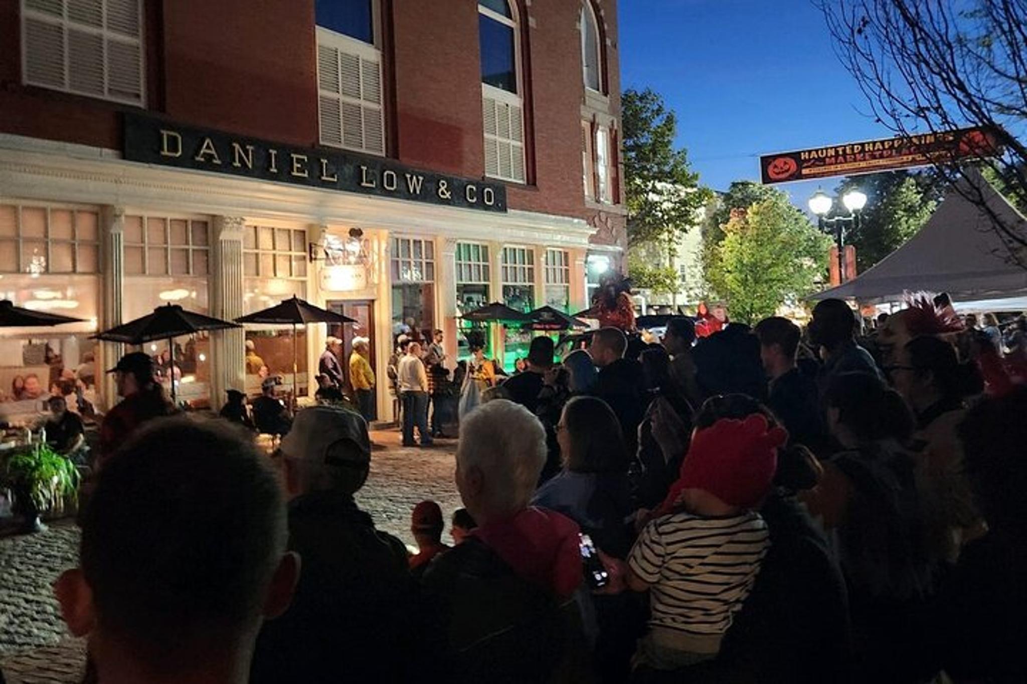 Salem Ghost Tour with Ghost Hunting Gear 1 hr - Image 3