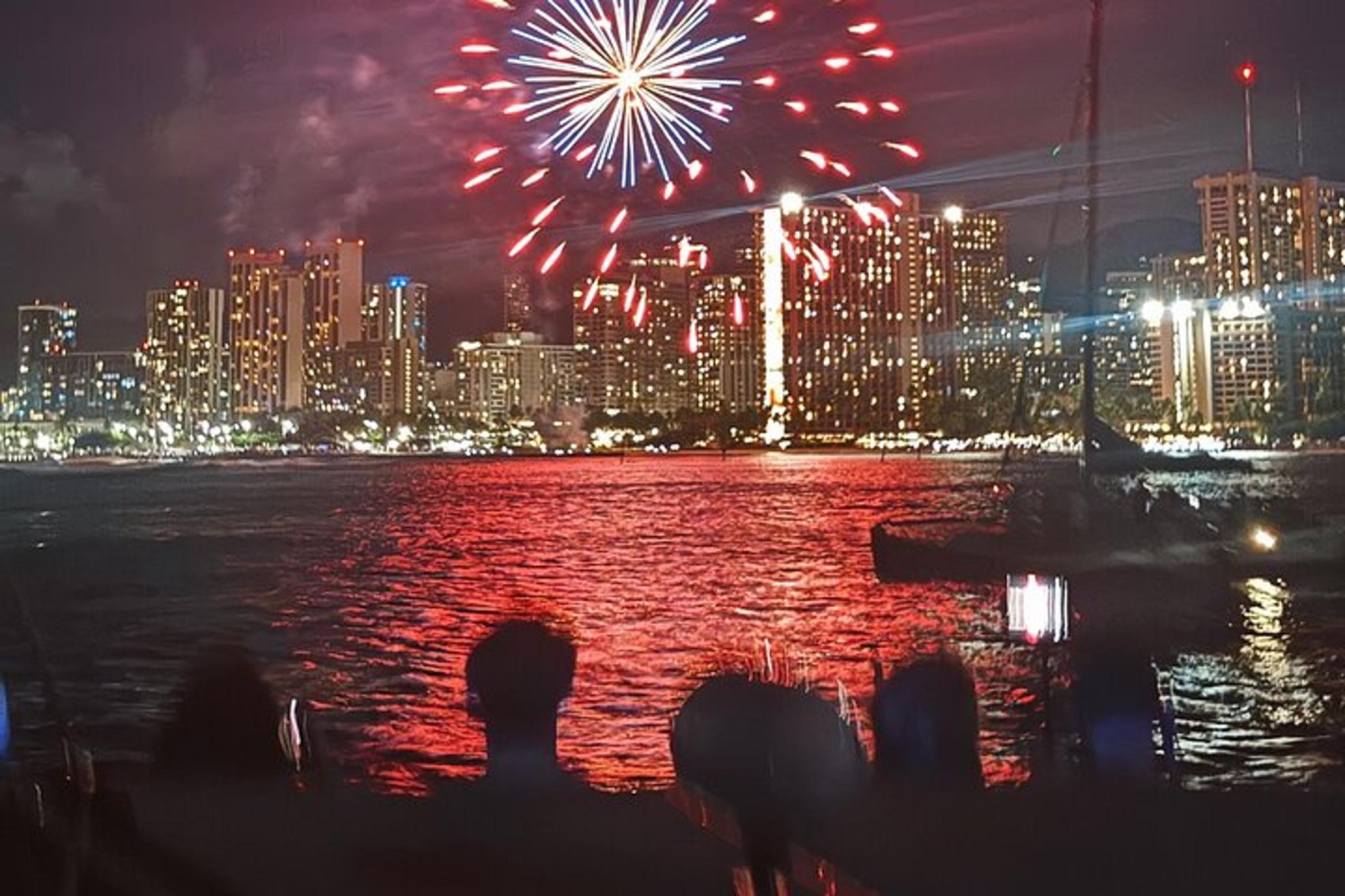 Waikiki Fireworks Sail on Hāwea - Image 5