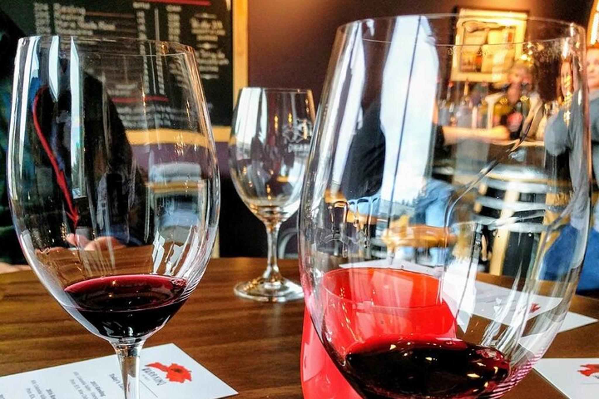 Seattle Wine and Waterfall Private Day Tour - Image 2