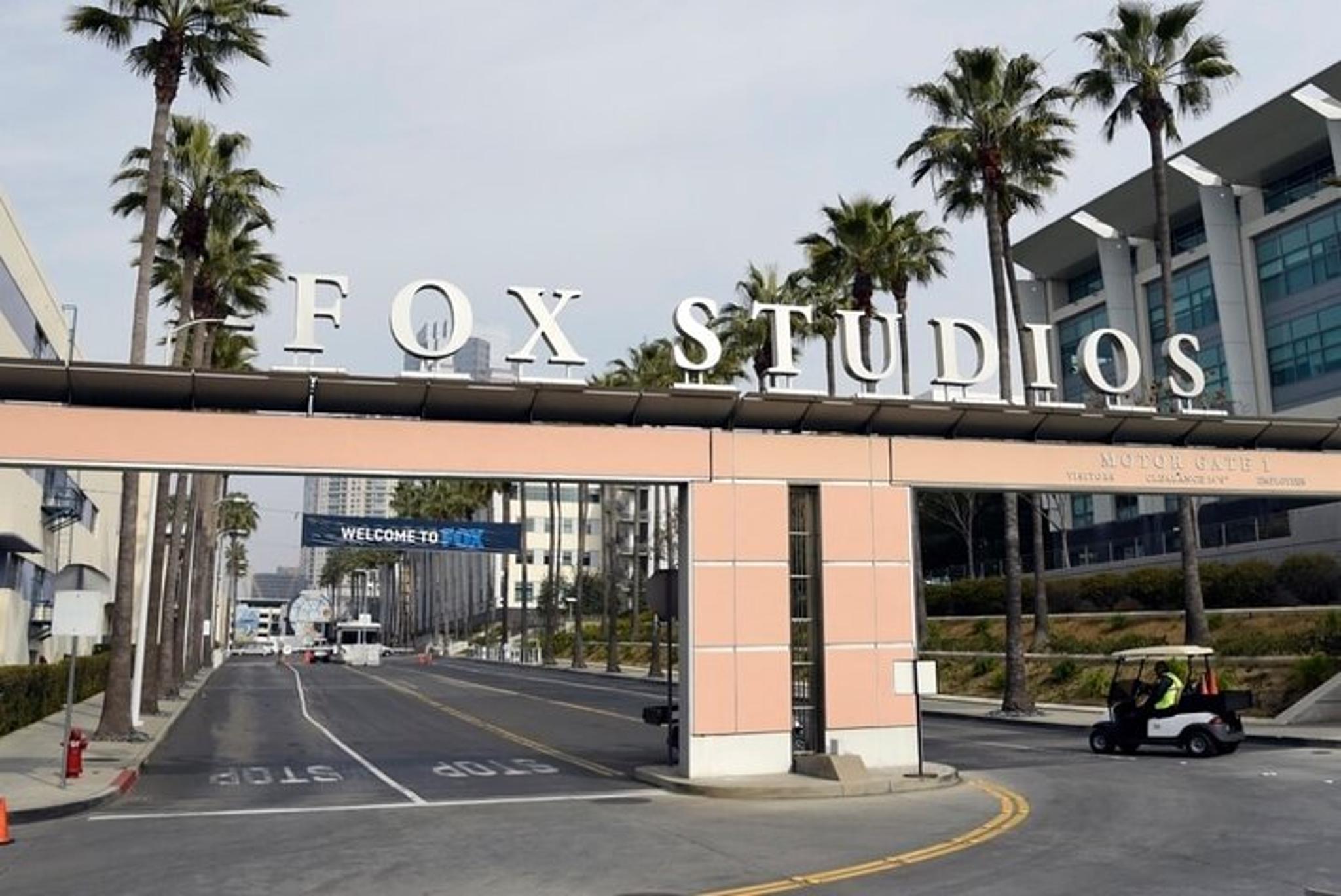 Los Angeles Private Tour of Attractions - Image 3