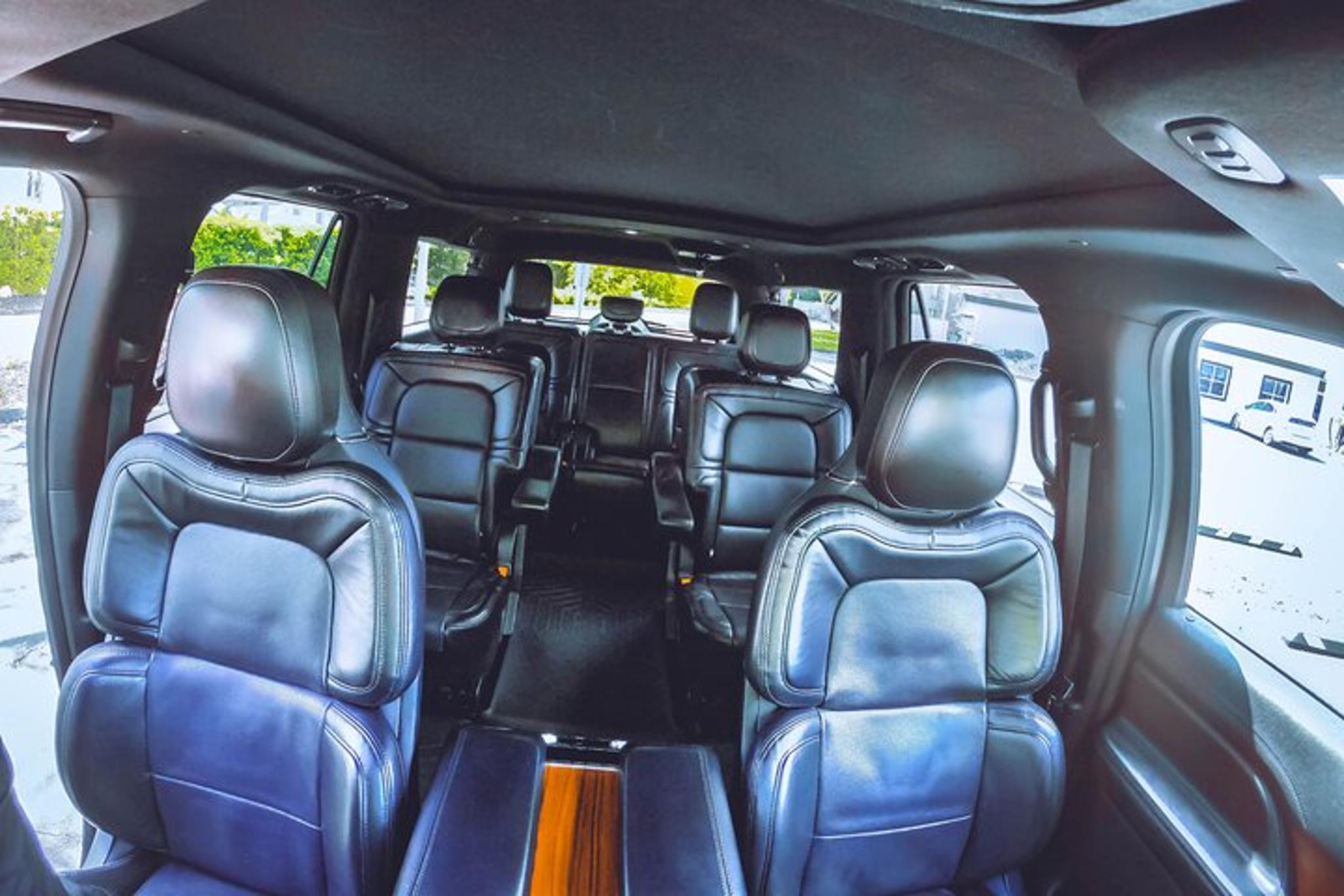 Jacksonville Airport Car Transfer to Downtown - Image 3